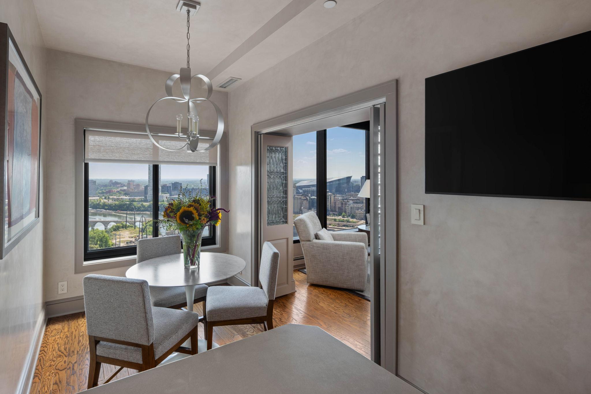 View of Residential at 110 Bank Street #L2801, Minneapolis MN 55414, Minneapolis (12 of 46) - Mike Wilen | Minnesota Team Real Estate