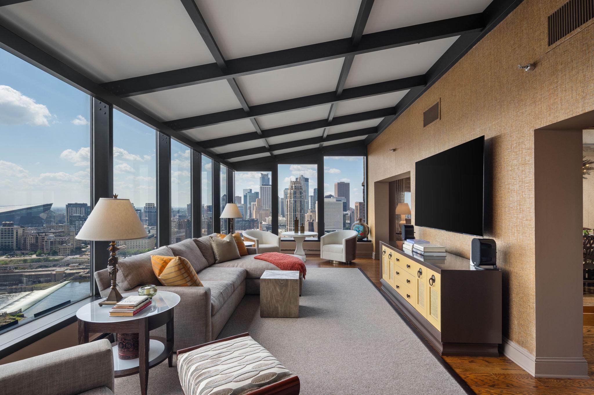 View of Residential at 110 Bank Street #L2801, Minneapolis MN 55414, Minneapolis (2 of 46) - Mike Wilen | Minnesota Team Real Estate