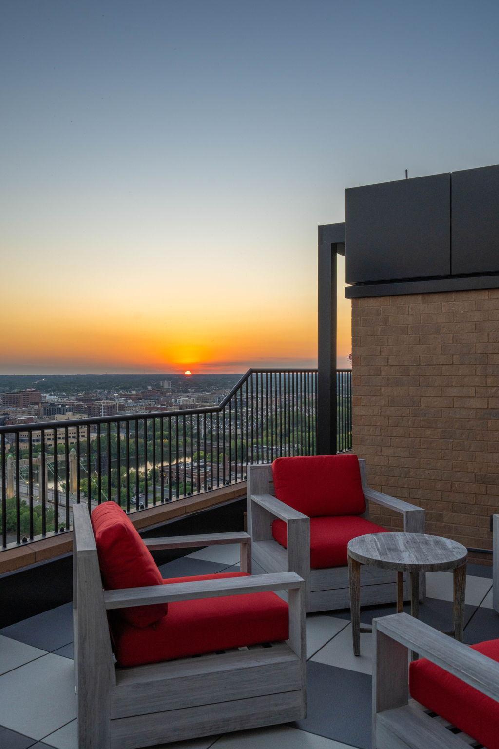 View of Residential at 110 Bank Street #L2801, Minneapolis MN 55414, Minneapolis (41 of 46) - Mike Wilen | Minnesota Team Real Estate
