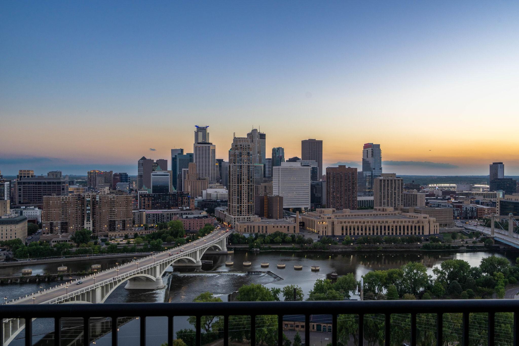 View of Residential at 110 Bank Street #L2801, Minneapolis MN 55414, Minneapolis (64 of 108) - Mike Wilen | Minnesota Team Real Estate