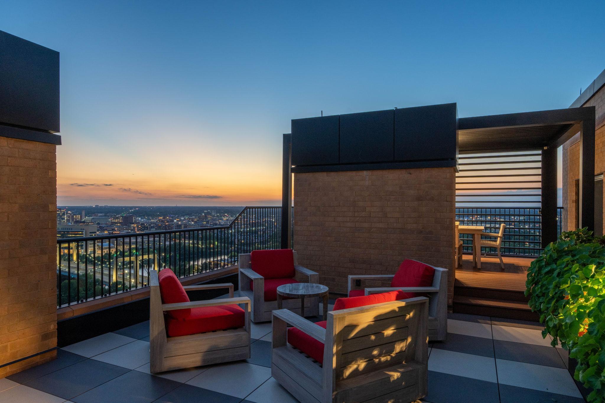 View of Residential at 110 Bank Street #L2801, Minneapolis MN 55414, Minneapolis (44 of 108) - Mike Wilen | Minnesota Team Real Estate