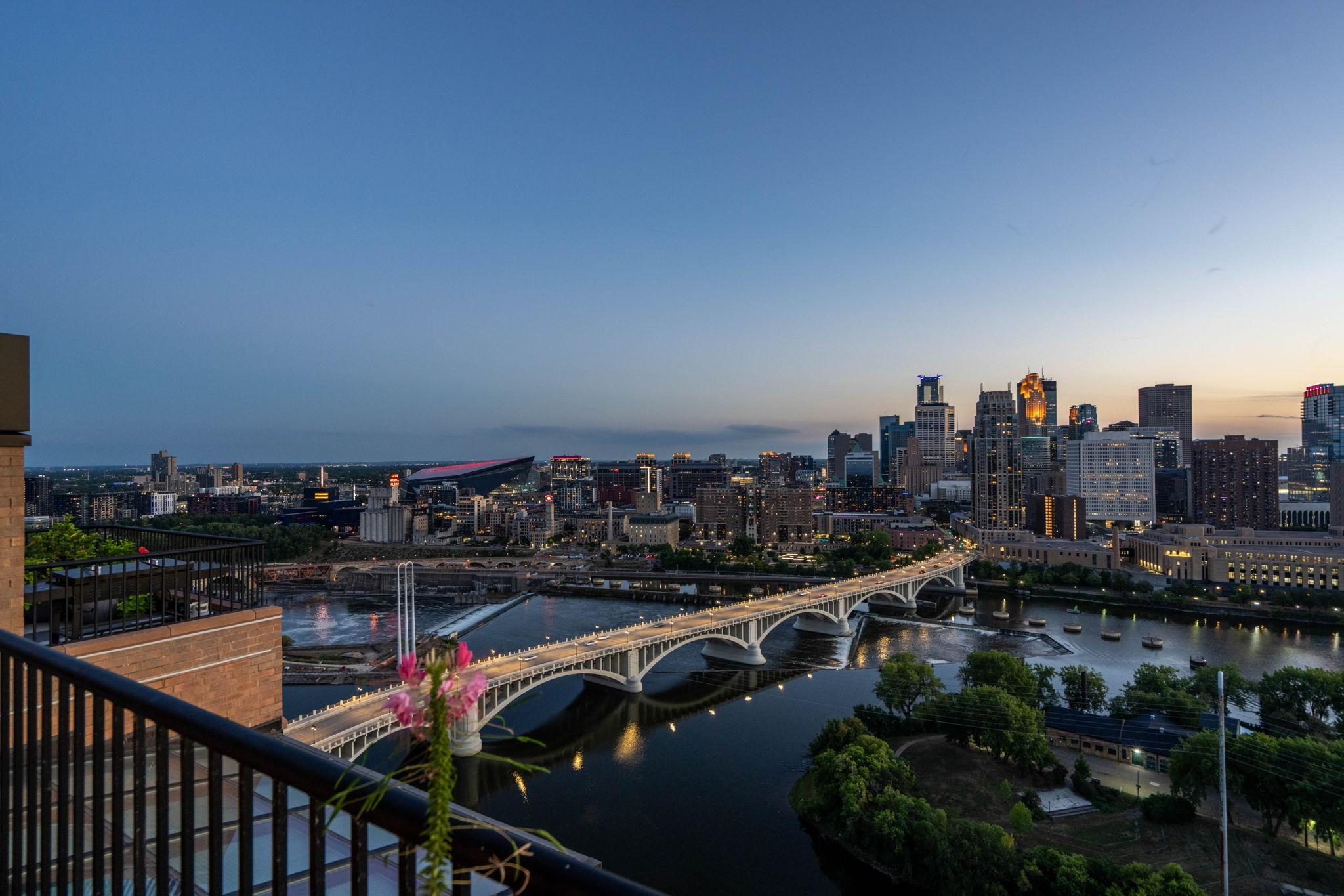 View of Residential at 110 Bank Street #L2801, Minneapolis MN 55414, Minneapolis (65 of 108) - Mike Wilen | Minnesota Team Real Estate