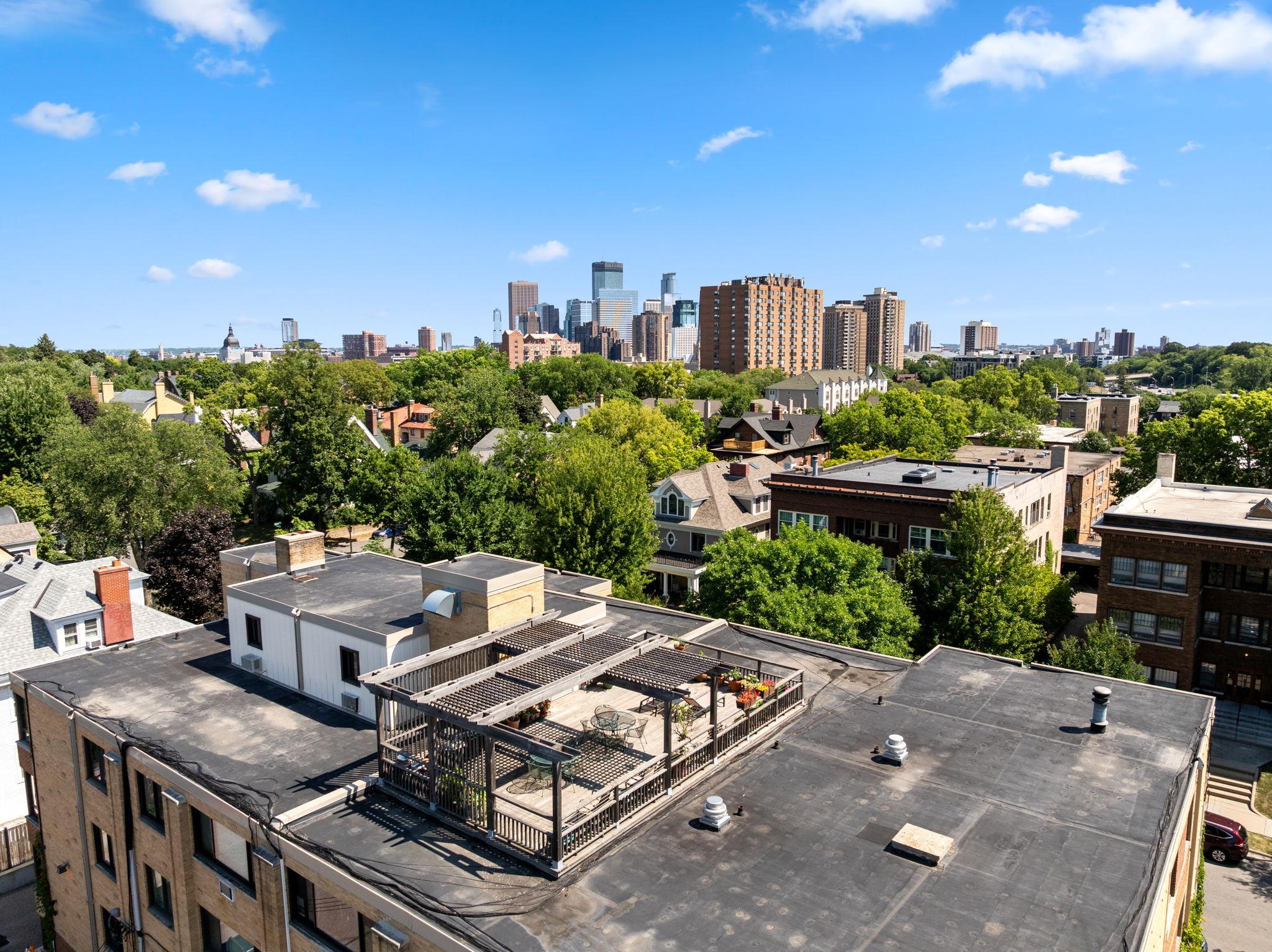View of Residential at 1912 Dupont Avenue #105, Minneapolis MN 55403, Minneapolis (29 of 32) - Mike Wilen | Minnesota Team Real Estate