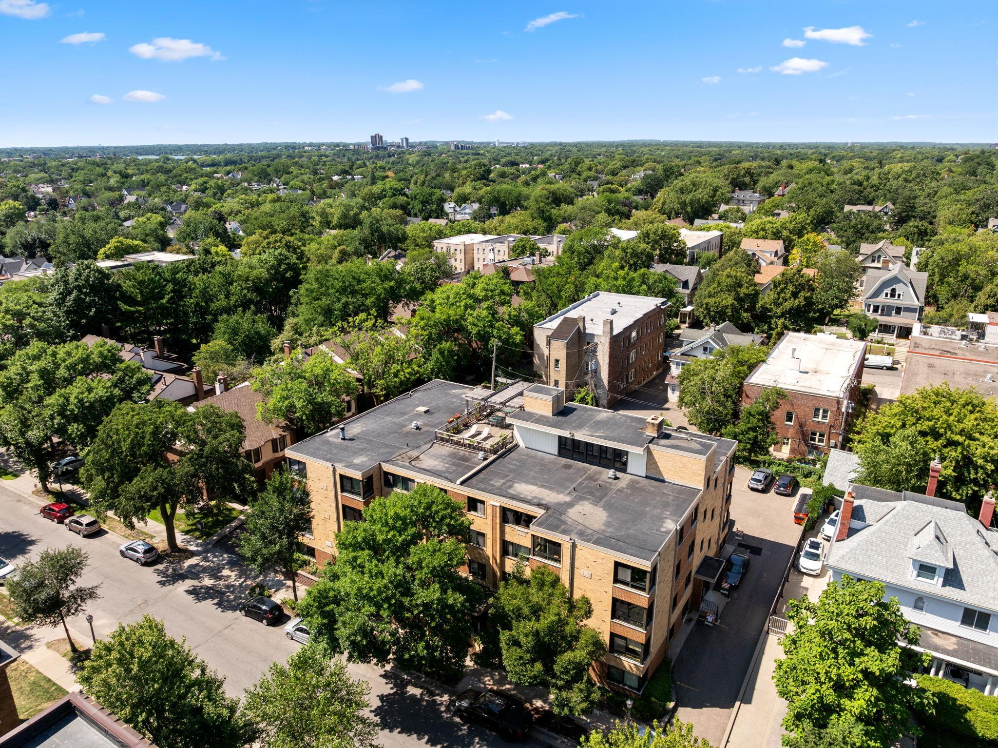 View of Residential at 1912 Dupont Avenue #105, Minneapolis MN 55403, Minneapolis (28 of 32) - Mike Wilen | Minnesota Team Real Estate