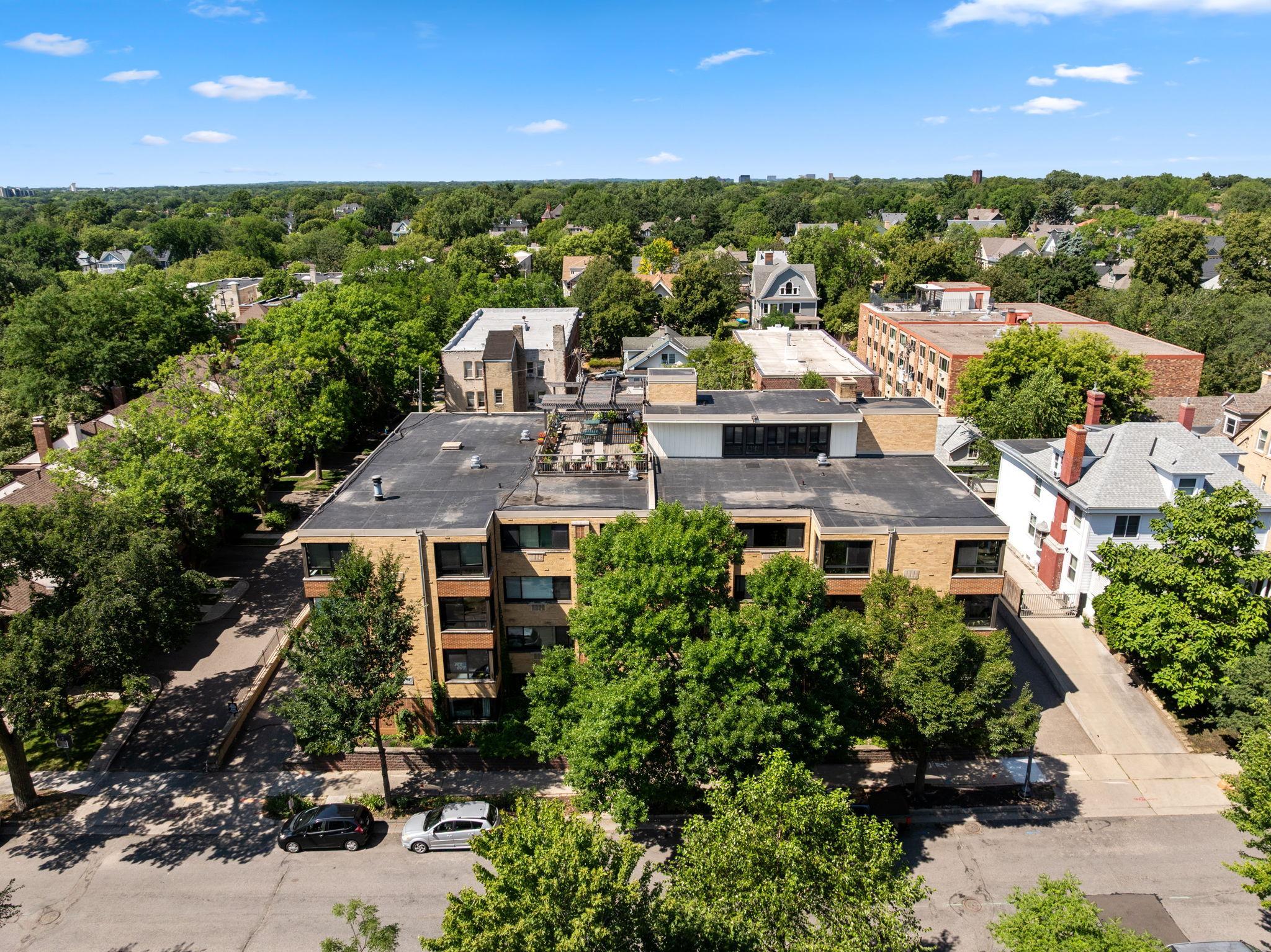 View of Residential at 1912 Dupont Avenue #105, Minneapolis MN 55403, Minneapolis (27 of 32) - Mike Wilen | Minnesota Team Real Estate