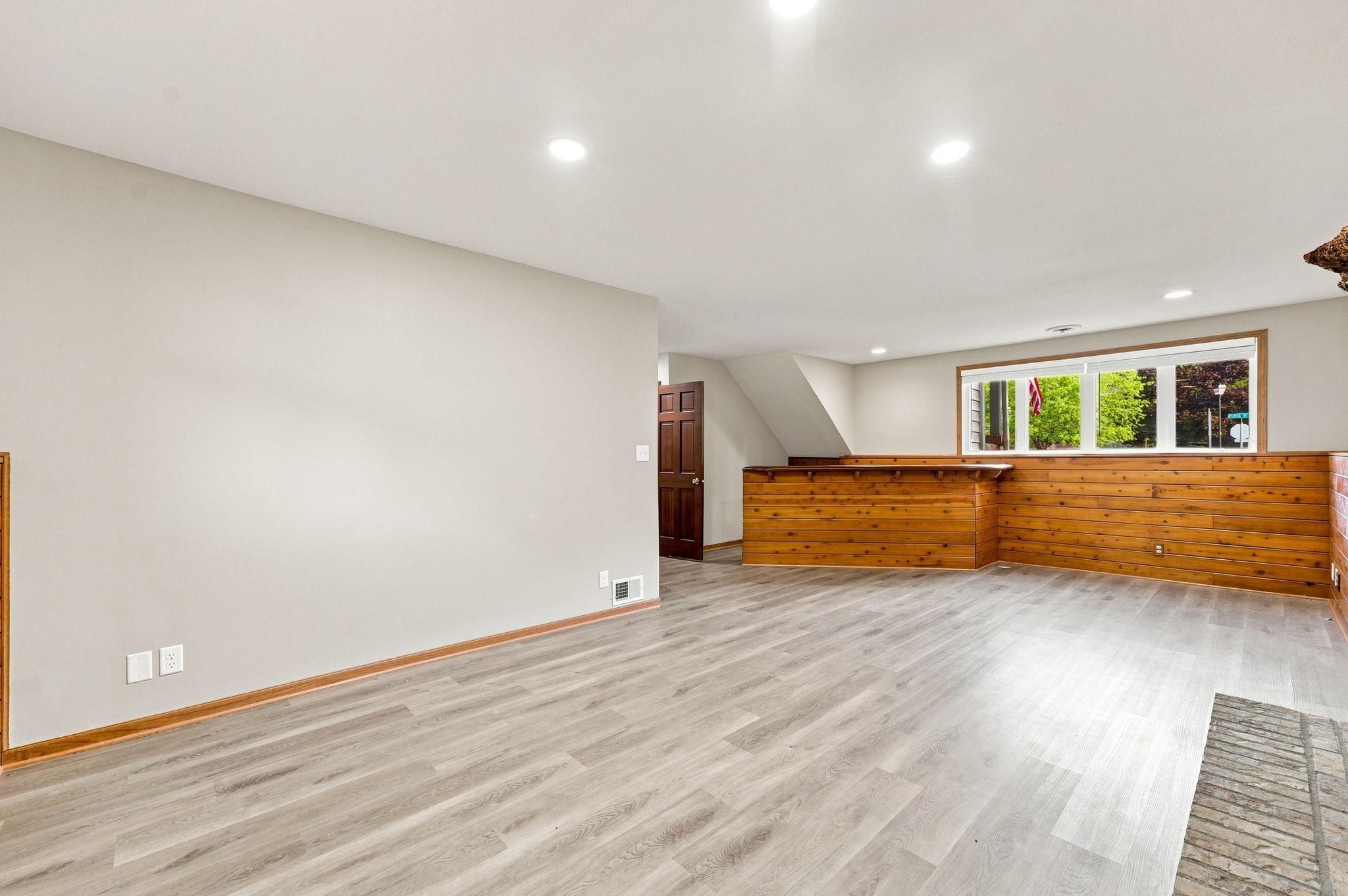 View of Residential at 1213 158th Street, Burnsville MN 55306, Burnsville (34 of 63) - Mike Wilen | Minnesota Team Real Estate