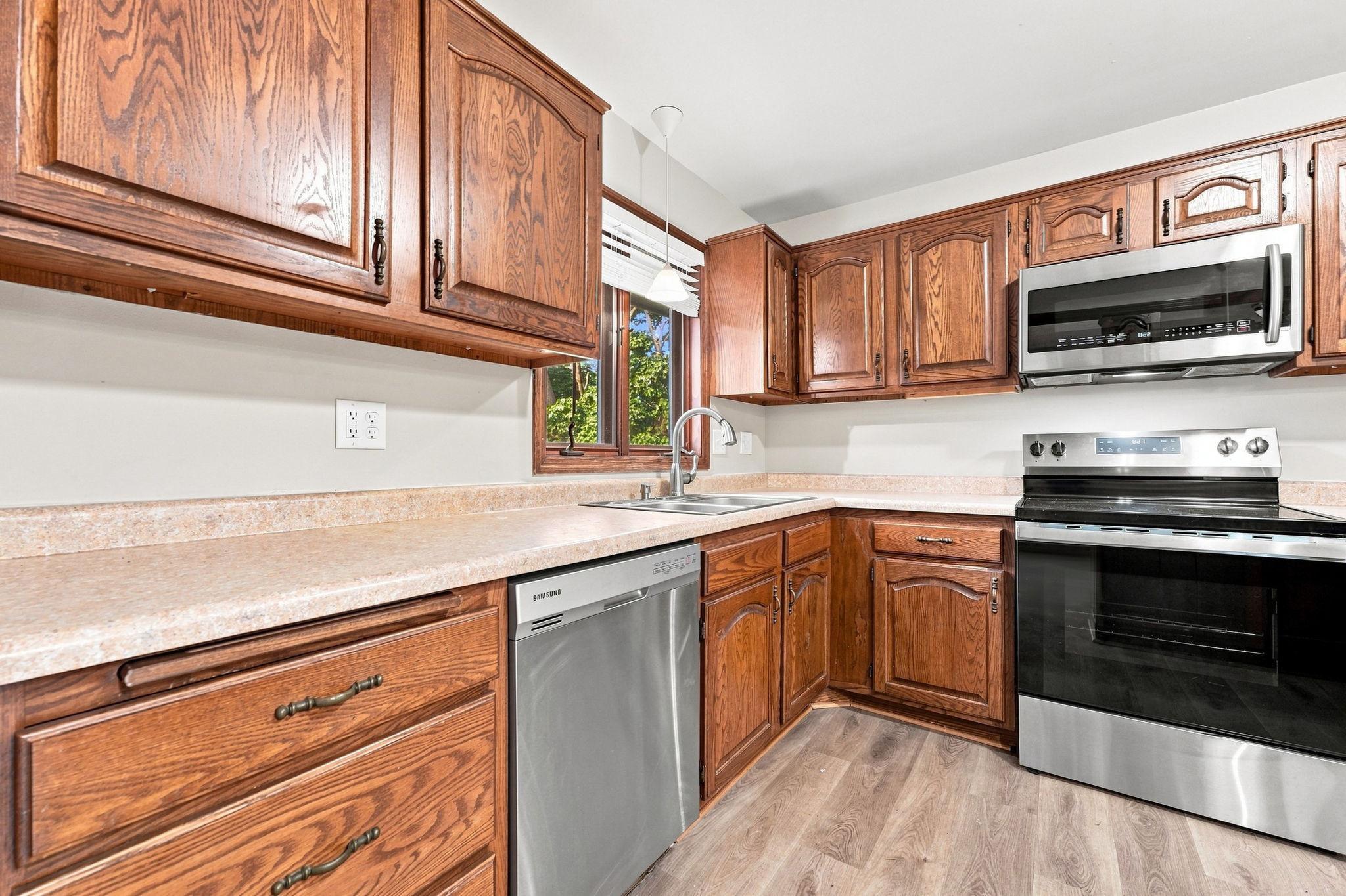 View of Residential at 1213 158th Street, Burnsville MN 55306, Burnsville (12 of 63) - Mike Wilen | Minnesota Team Real Estate