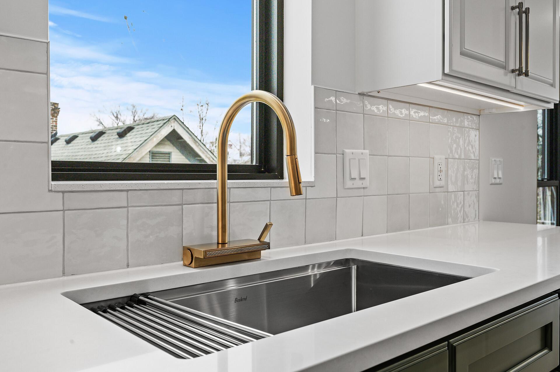 View of Residential at 2318 Johnson St #201, Minneapolis MN 55408, Minneapolis (21 of 83) - Mike Wilen | Minnesota Team Real Estate
