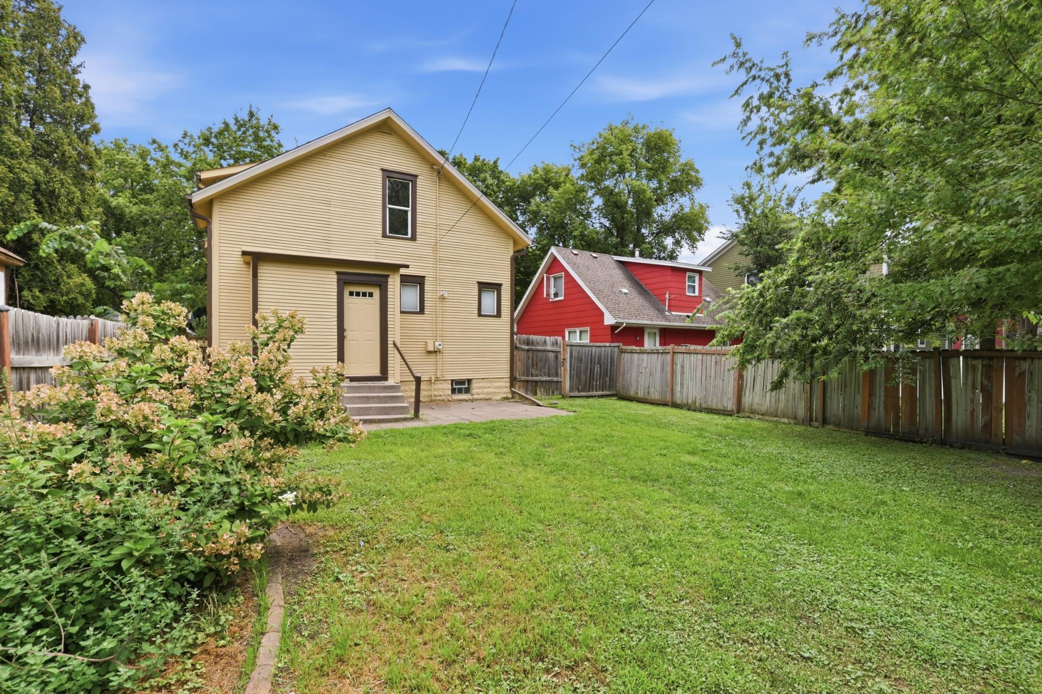 View of Residential at 2619 James Avenue, Minneapolis MN 55411, Minneapolis (27 of 30) - Mike Wilen | Minnesota Team Real Estate