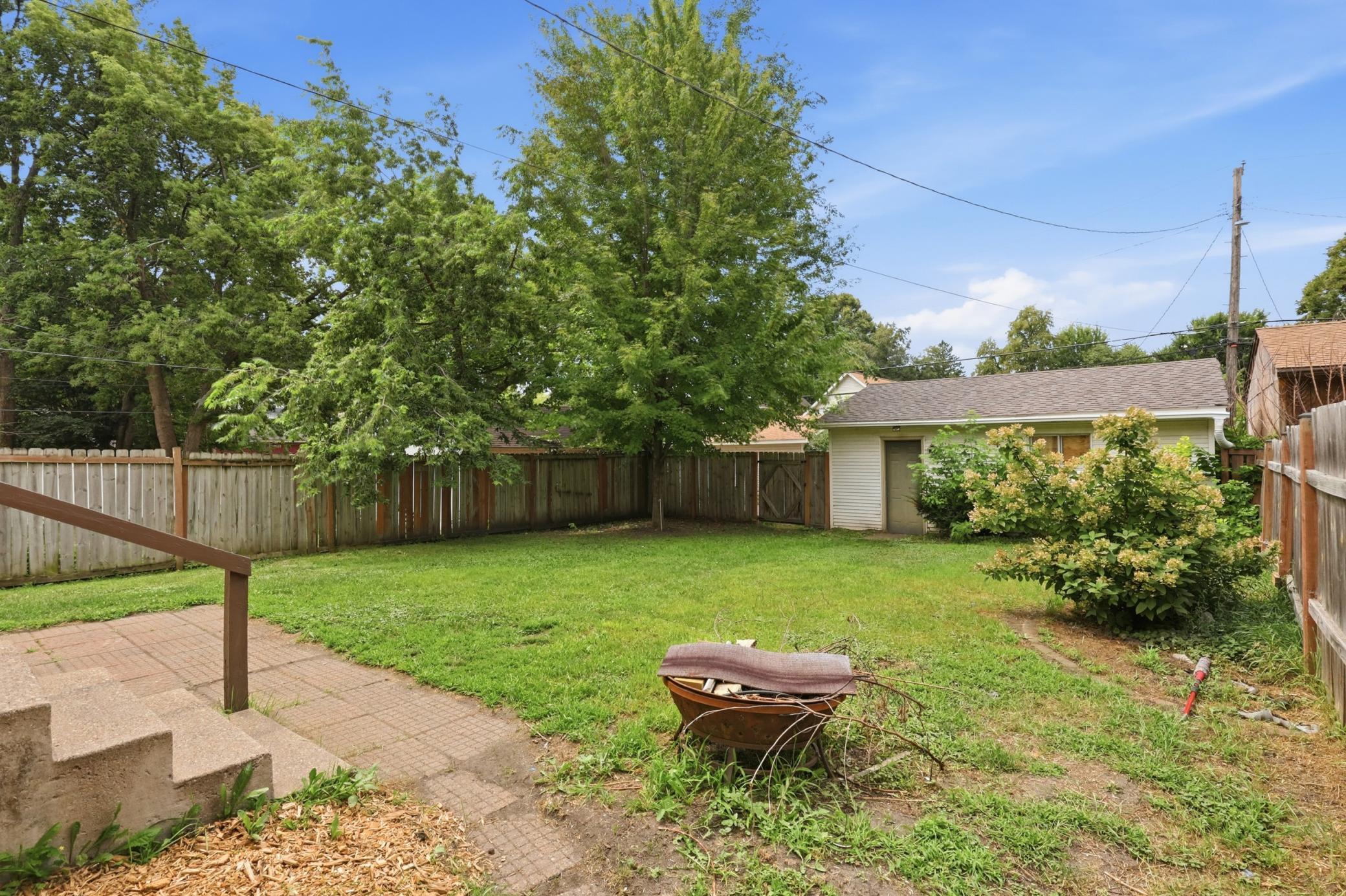 View of Residential at 2619 James Avenue, Minneapolis MN 55411, Minneapolis (24 of 30) - Mike Wilen | Minnesota Team Real Estate