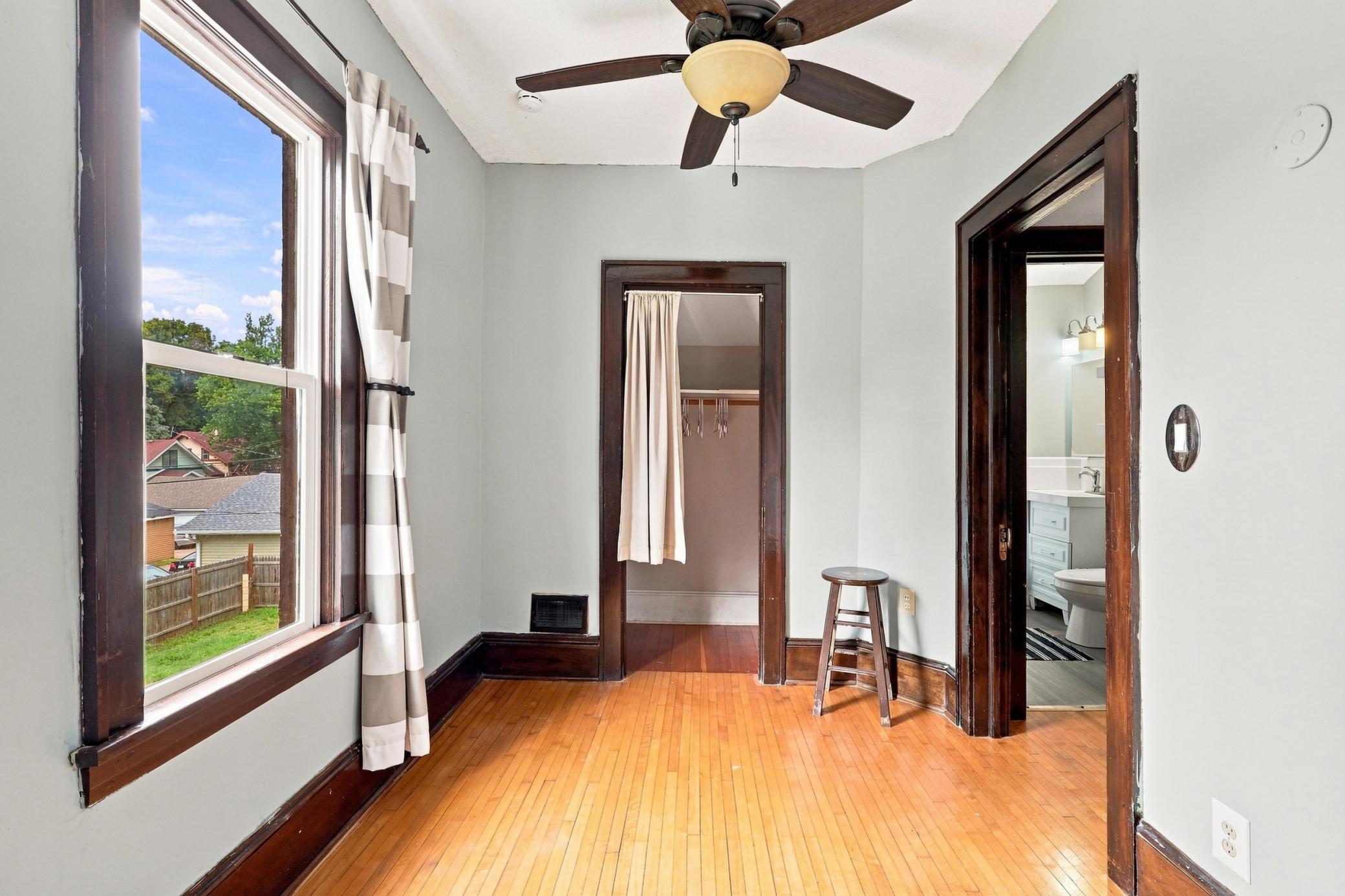 View of Residential at 2619 James Avenue, Minneapolis MN 55411, Minneapolis (23 of 30) - Mike Wilen | Minnesota Team Real Estate