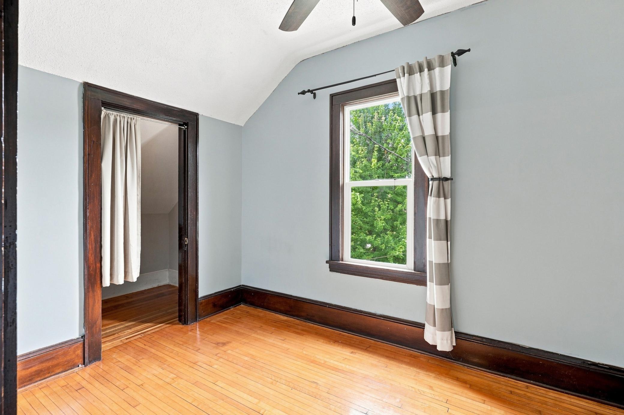 View of Residential at 2619 James Avenue, Minneapolis MN 55411, Minneapolis (22 of 30) - Mike Wilen | Minnesota Team Real Estate