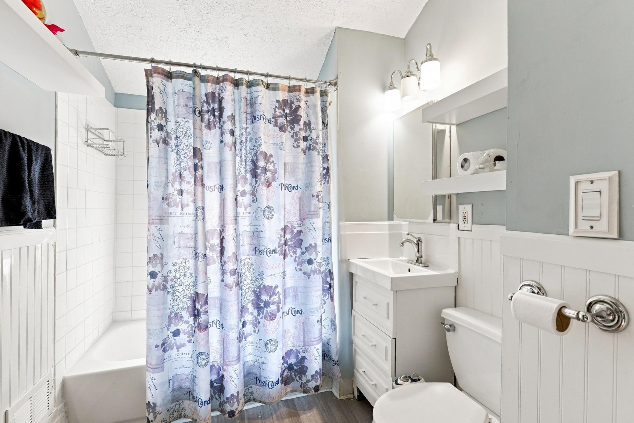 View of Residential at 2619 James Avenue, Minneapolis MN 55411, Minneapolis (21 of 30) - Mike Wilen | Minnesota Team Real Estate