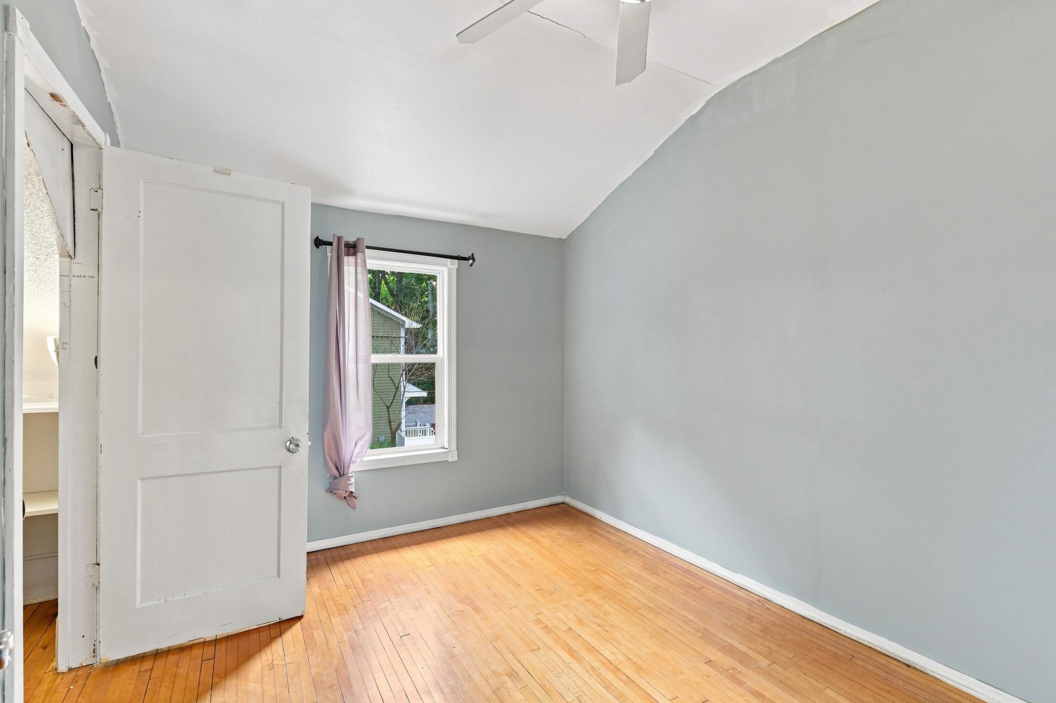 View of Residential at 2619 James Avenue, Minneapolis MN 55411, Minneapolis (20 of 30) - Mike Wilen | Minnesota Team Real Estate
