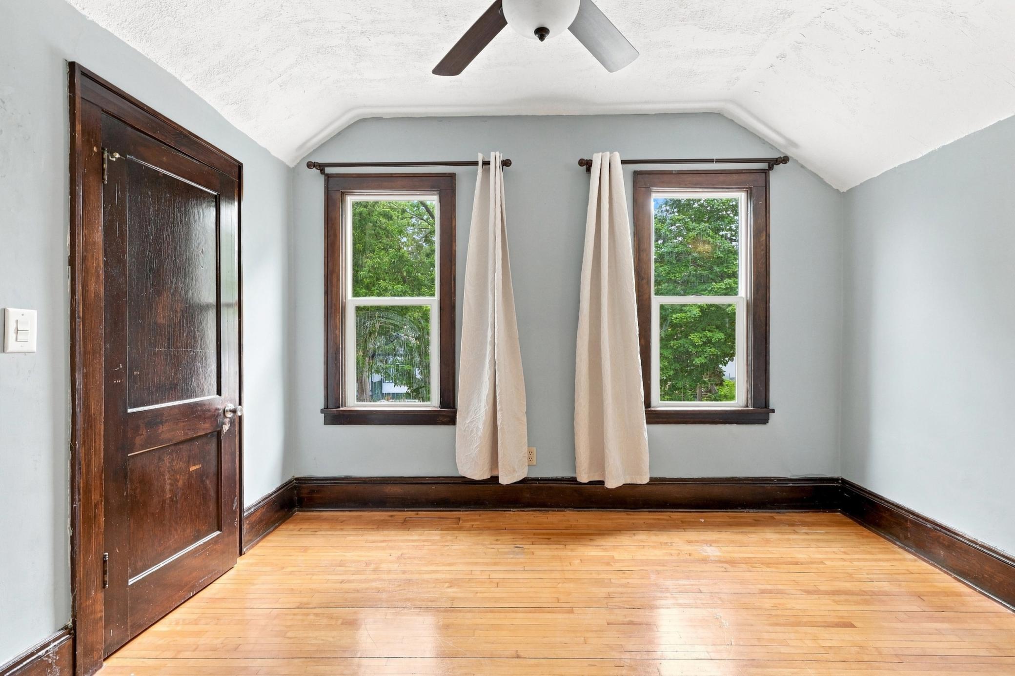 View of Residential at 2619 James Avenue, Minneapolis MN 55411, Minneapolis (19 of 30) - Mike Wilen | Minnesota Team Real Estate