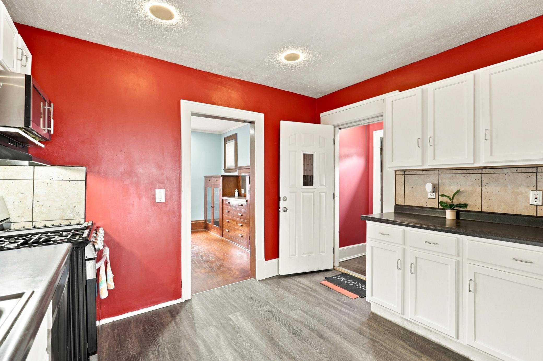 View of Residential at 2619 James Avenue, Minneapolis MN 55411, Minneapolis (14 of 30) - Mike Wilen | Minnesota Team Real Estate