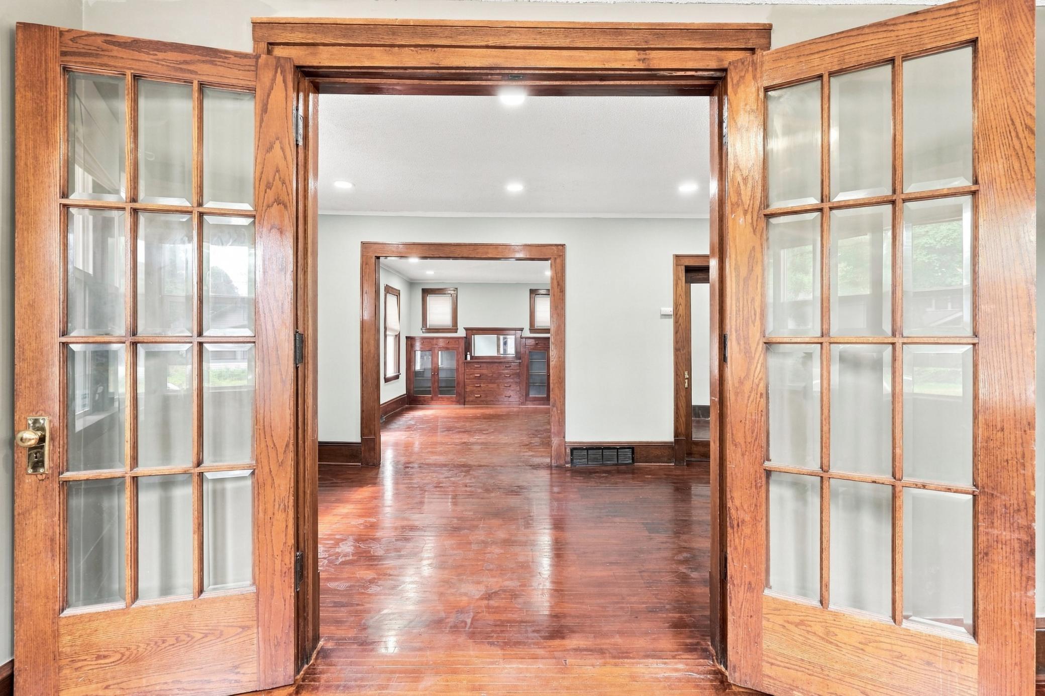 View of Residential at 2619 James Avenue, Minneapolis MN 55411, Minneapolis (10 of 30) - Mike Wilen | Minnesota Team Real Estate