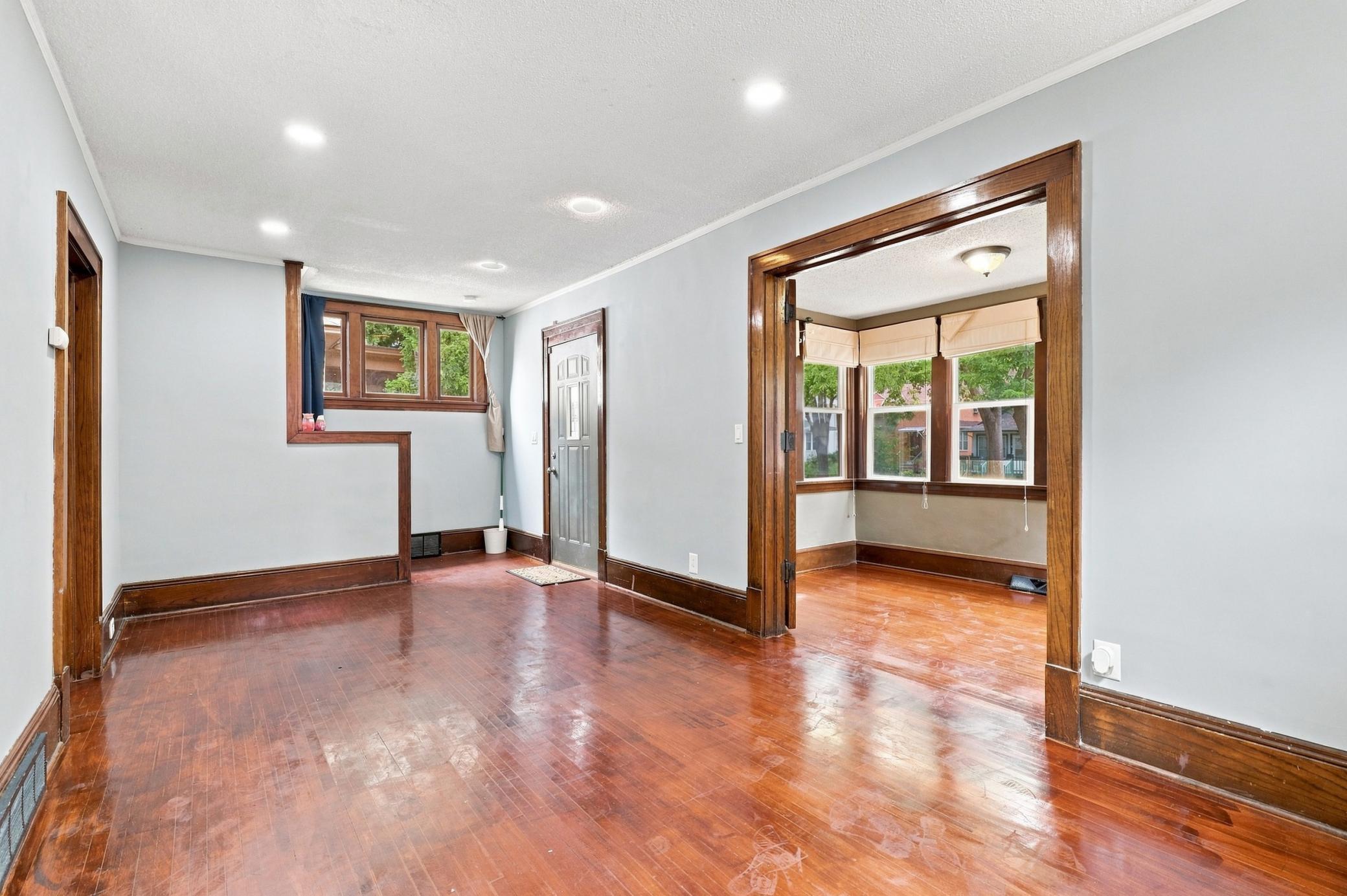 View of Residential at 2619 James Avenue, Minneapolis MN 55411, Minneapolis (8 of 30) - Mike Wilen | Minnesota Team Real Estate