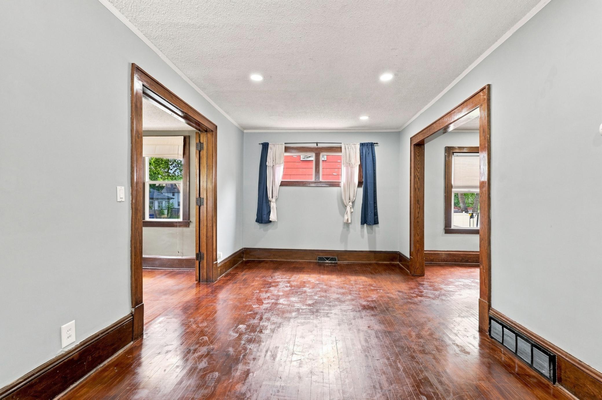 View of Residential at 2619 James Avenue, Minneapolis MN 55411, Minneapolis (7 of 30) - Mike Wilen | Minnesota Team Real Estate