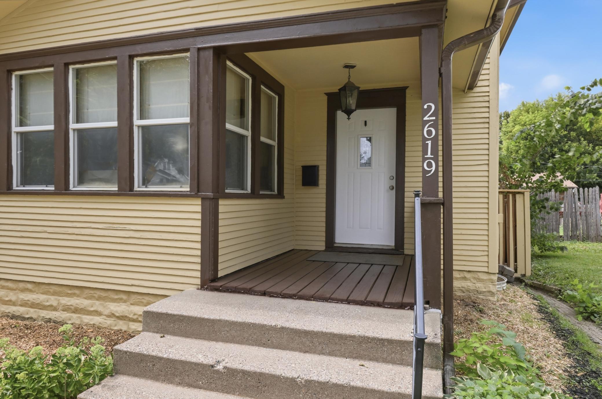 View of Residential at 2619 James Avenue, Minneapolis MN 55411, Minneapolis (5 of 30) - Mike Wilen | Minnesota Team Real Estate
