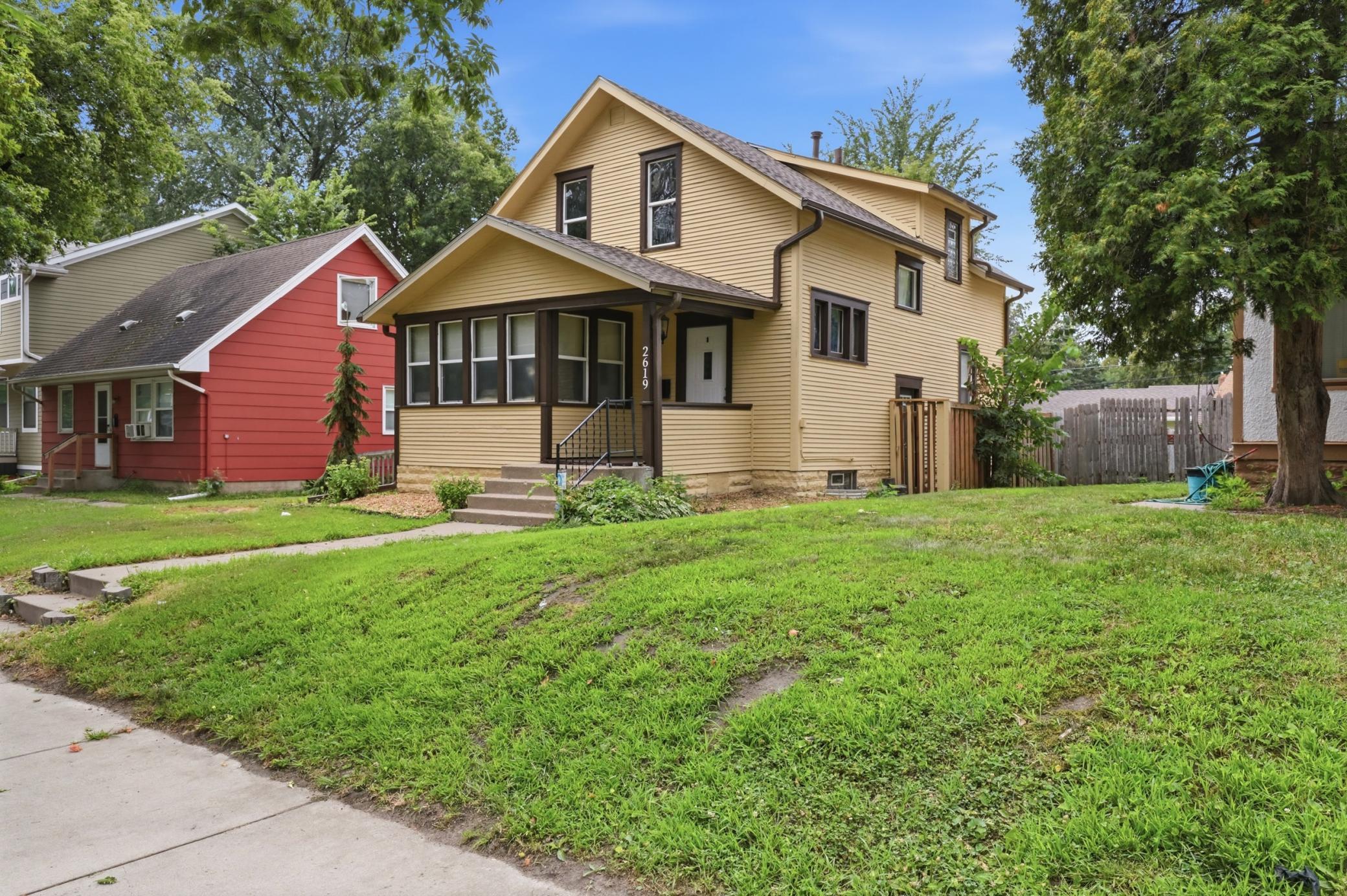 View of Residential at 2619 James Avenue, Minneapolis MN 55411, Minneapolis (4 of 30) - Mike Wilen | Minnesota Team Real Estate