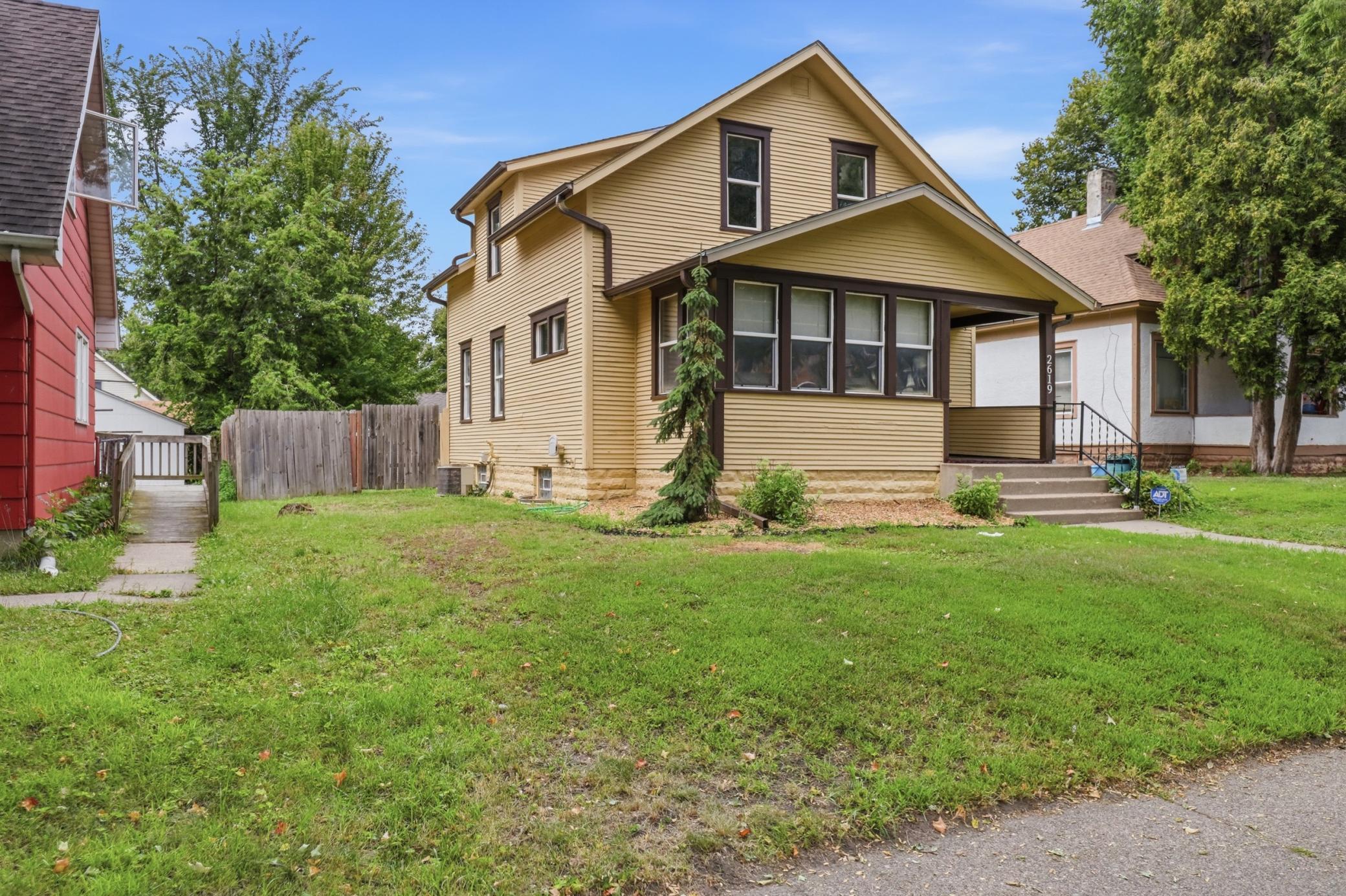 View of Residential at 2619 James Avenue, Minneapolis MN 55411, Minneapolis (3 of 30) - Mike Wilen | Minnesota Team Real Estate
