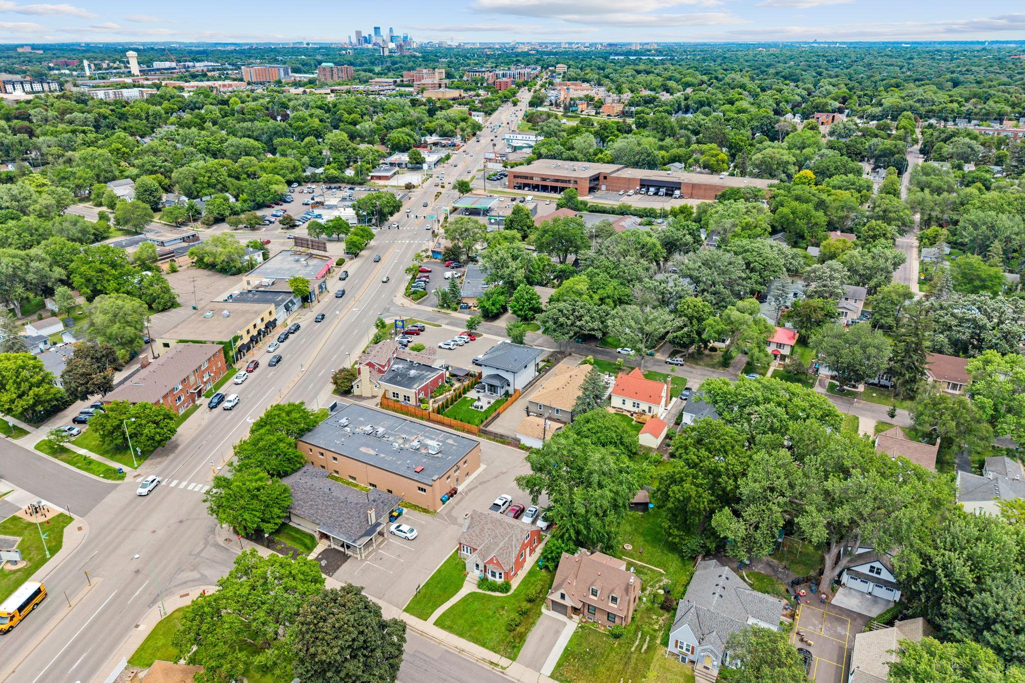 View of Residential at 4052 Alabama Avenue, Saint Louis Park MN 55416, Saint Louis Park (51 of 58) - Mike Wilen | Minnesota Team Real Estate