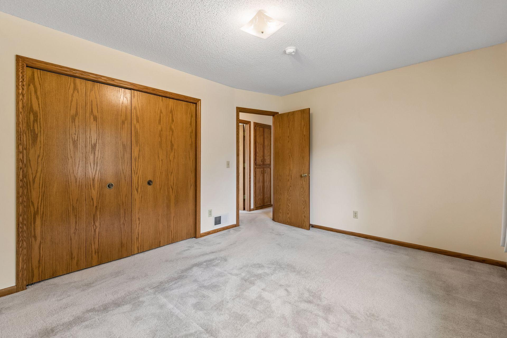View of Residential at 972 Pointe Way, Eagan MN 55123, Eagan (15 of 29) - Mike Wilen | Minnesota Team Real Estate