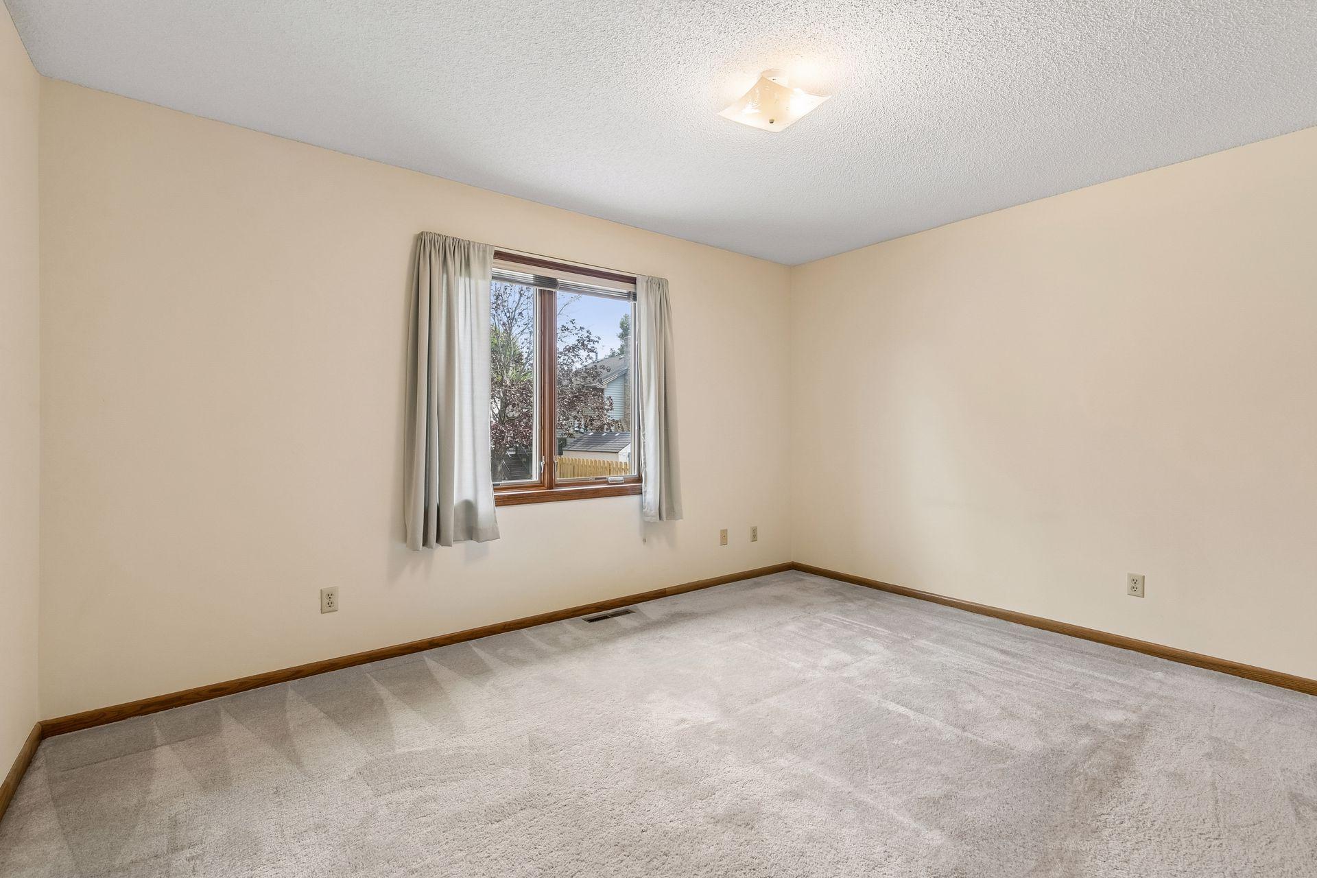 View of Residential at 972 Pointe Way, Eagan MN 55123, Eagan (14 of 29) - Mike Wilen | Minnesota Team Real Estate