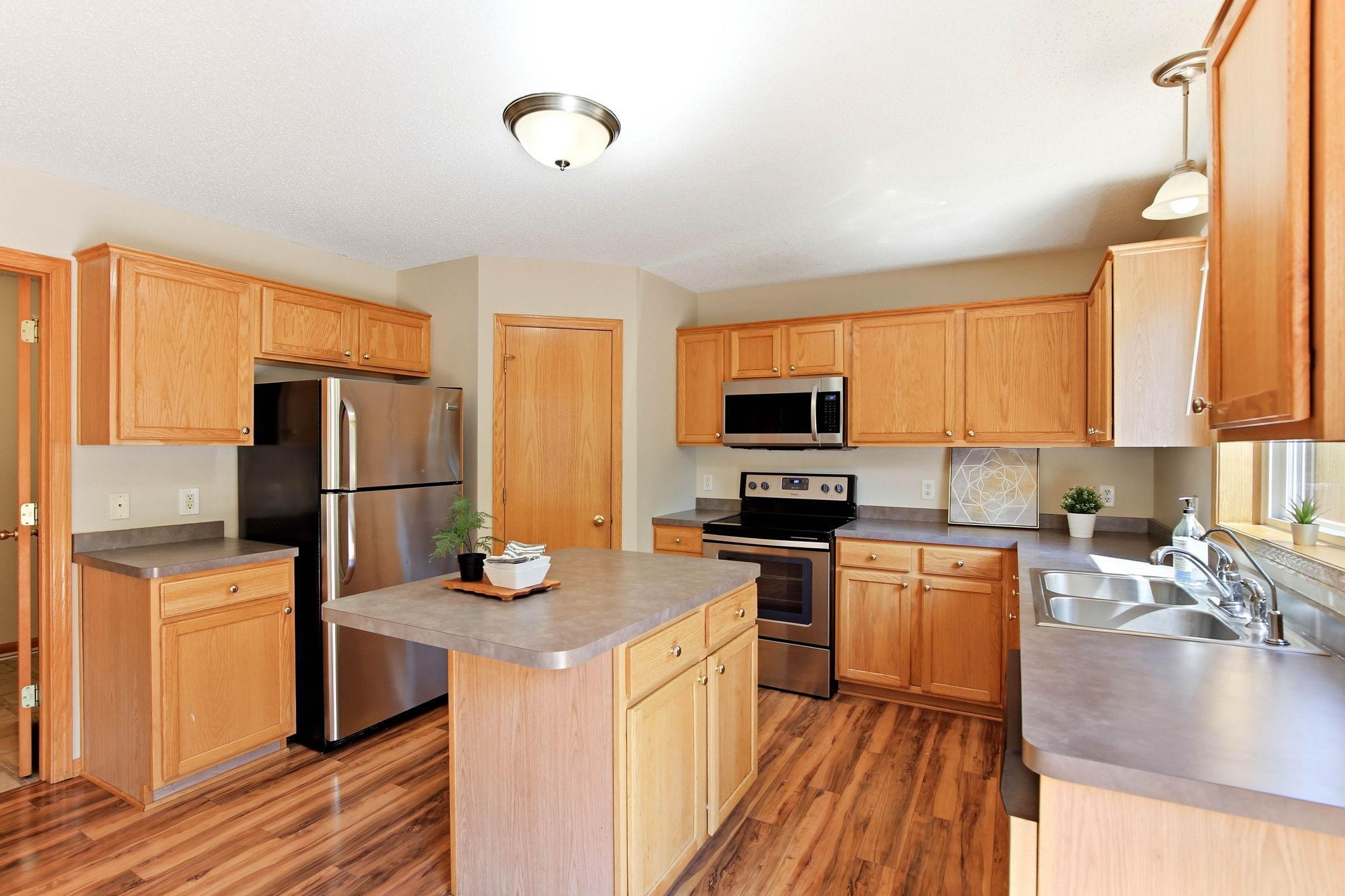 View of Residential at 1676 Philipp Way, Shakopee MN 55379, Shakopee (11 of 33) - Mike Wilen | Minnesota Team Real Estate