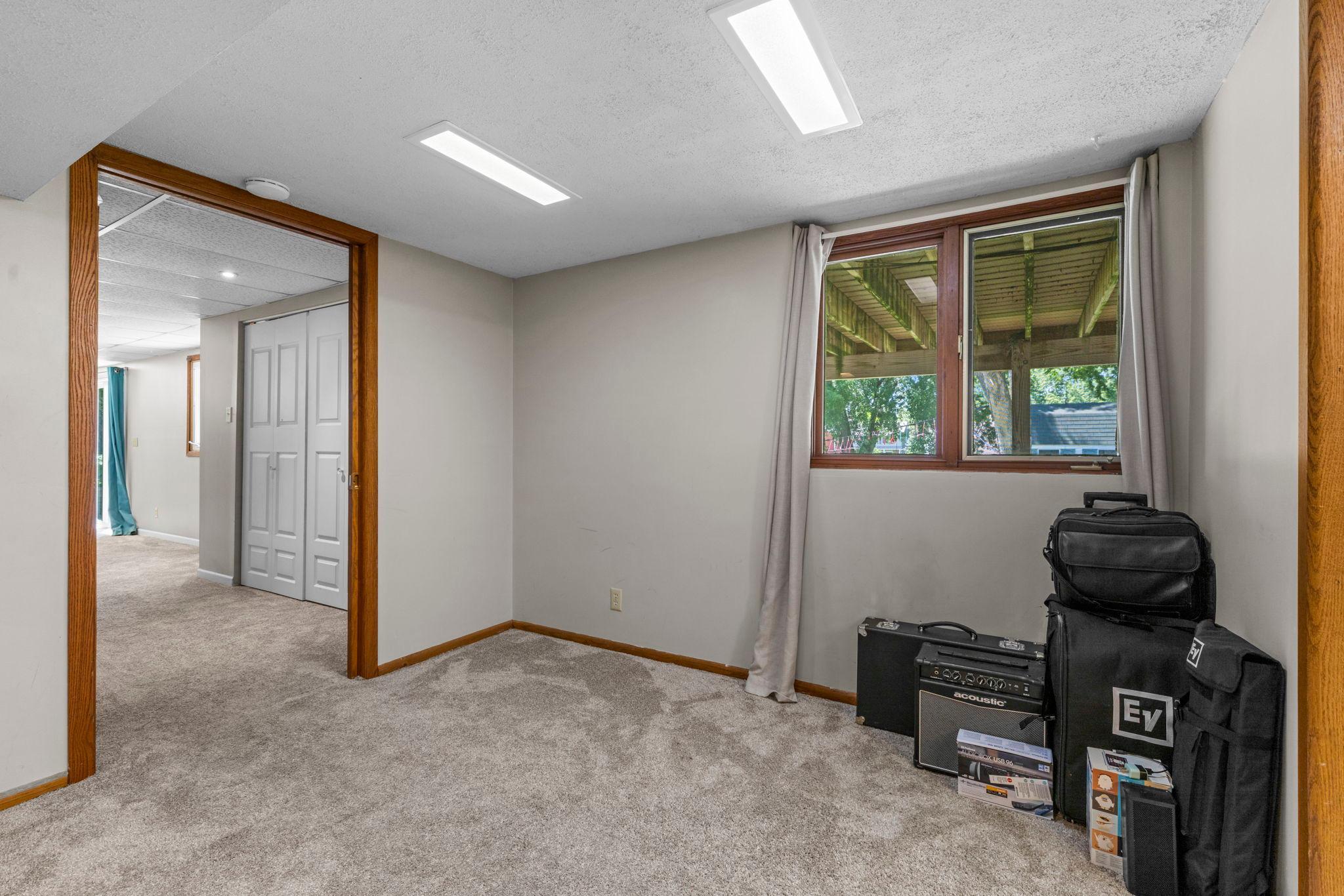View of Residential at 10500 Utah Road, Bloomington MN 55438, Bloomington (42 of 49) - Mike Wilen | Minnesota Team Real Estate