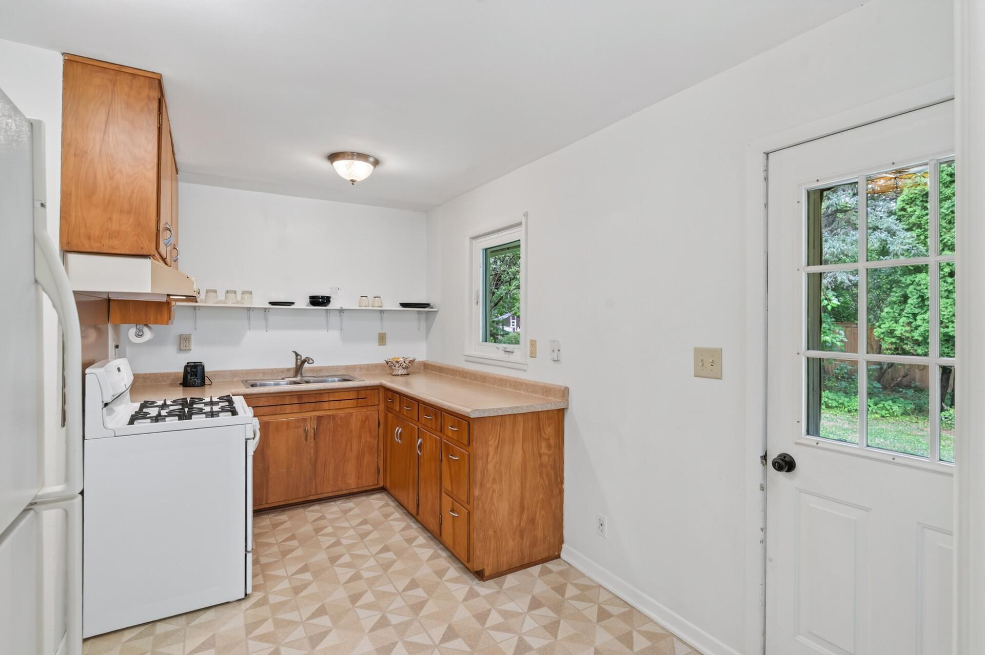 View of Residential at 12916 Fairfield Road, Minnetonka MN 55305, Minnetonka (9 of 39) - Mike Wilen | Minnesota Team Real Estate