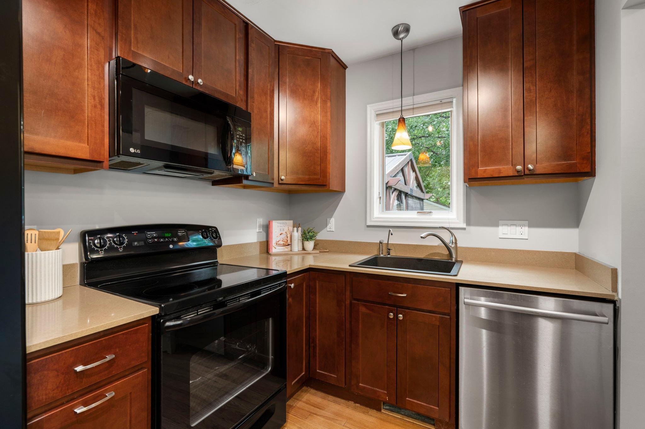 View of Residential at 854 21st Avenue, Minneapolis MN 55414, Minneapolis (11 of 38) - Mike Wilen | Minnesota Team Real Estate