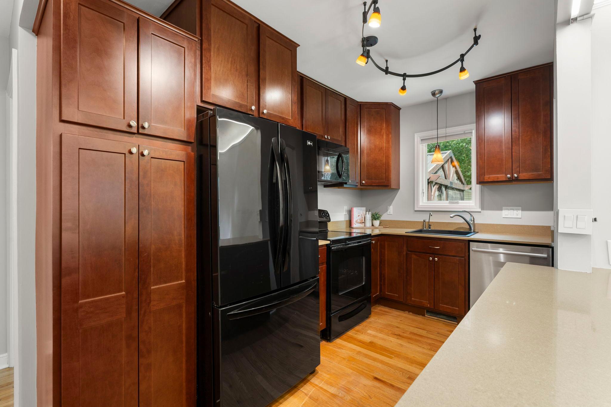 View of Residential at 854 21st Avenue, Minneapolis MN 55414, Minneapolis (8 of 38) - Mike Wilen | Minnesota Team Real Estate