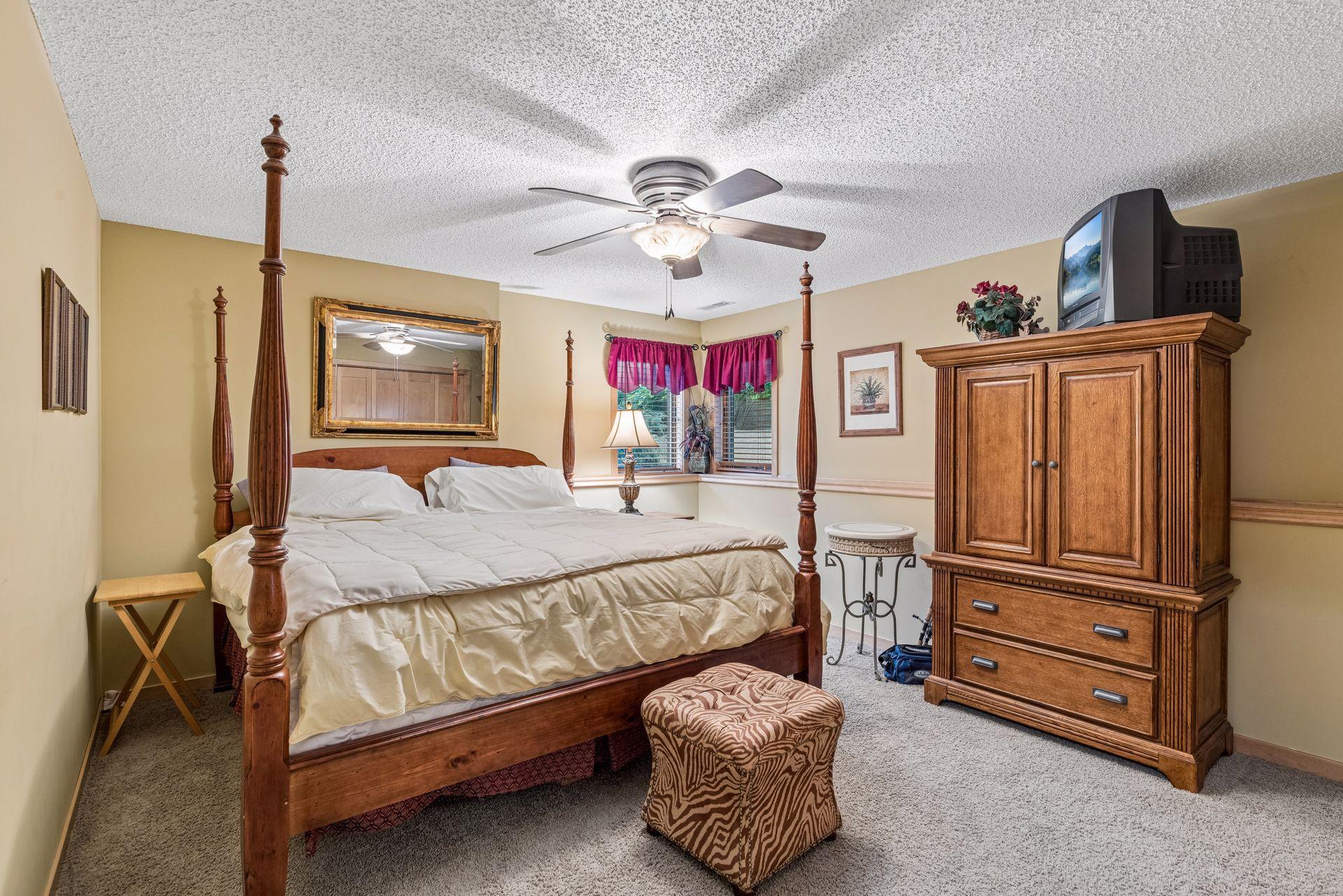 View of Residential at 1354 Holly Avenue, Oakdale MN 55128, Oakdale (44 of 55) - Mike Wilen | Minnesota Team Real Estate