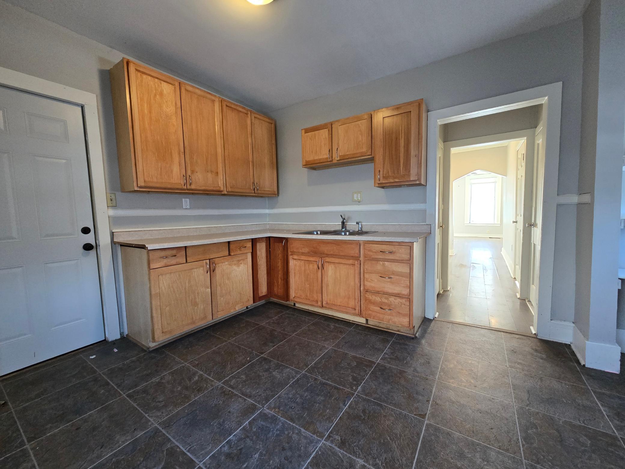 View of Residential Income at 313 Edmund Avenue, Saint Paul MN 55103, Saint Paul (7 of 14) - Mike Wilen | Minnesota Team Real Estate