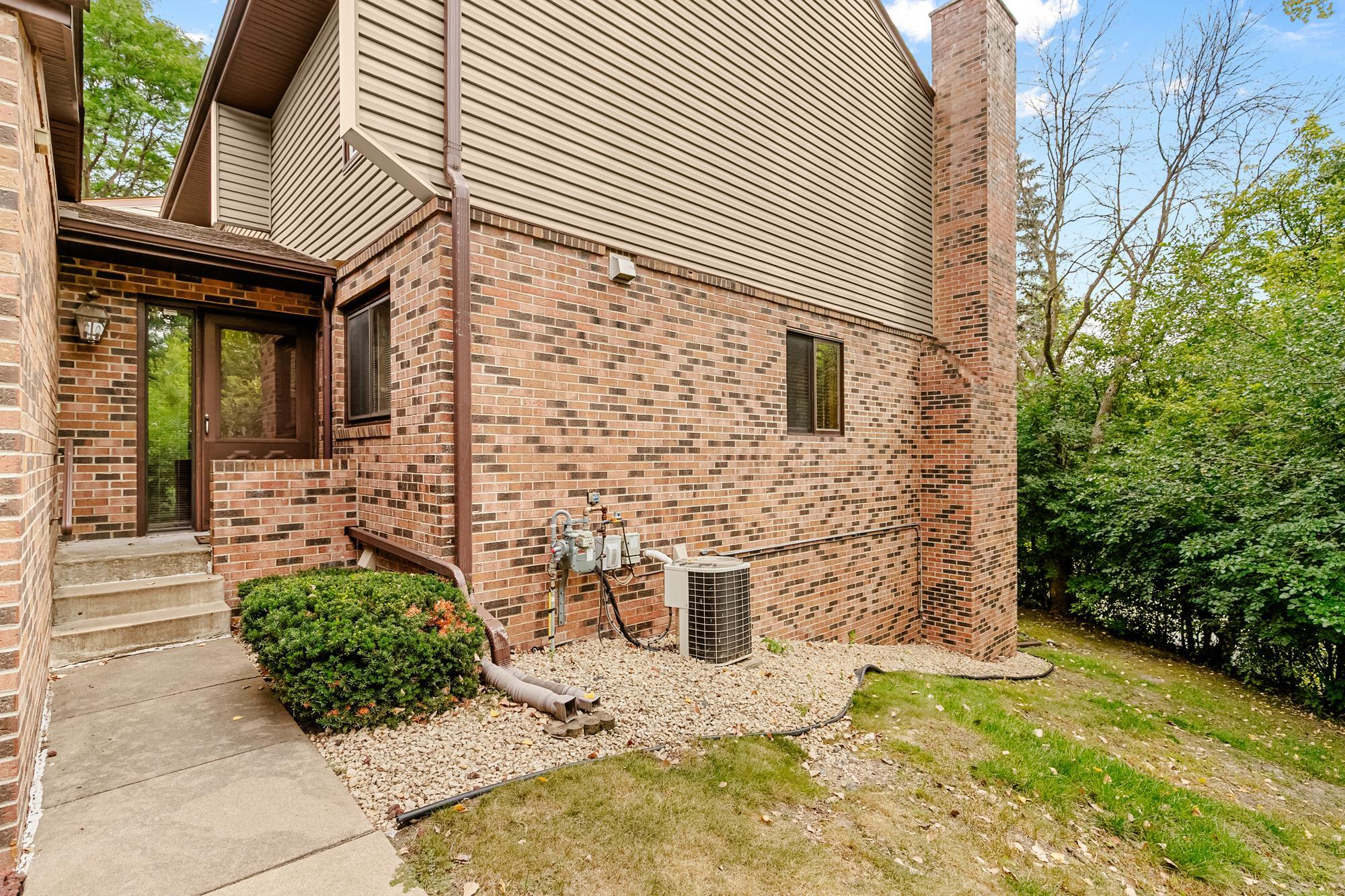 View of Residential at 2420 Mendelssohn Lane #5, Golden Valley MN 55427, Golden Valley (32 of 36) - Mike Wilen | Minnesota Team Real Estate