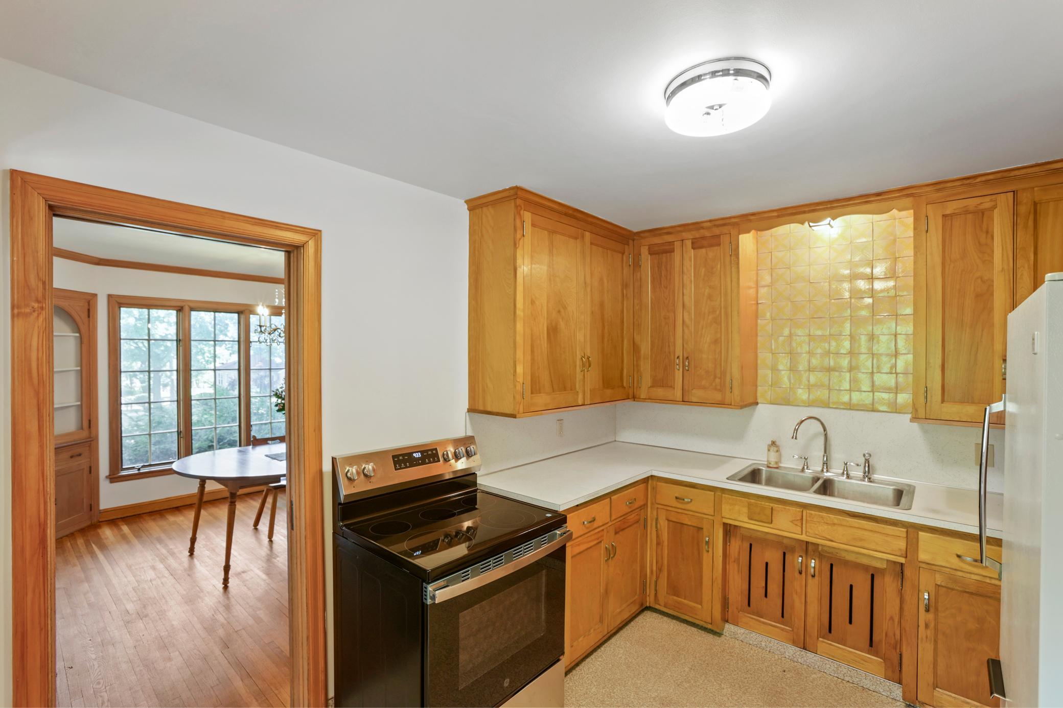View of Residential at 1393 Keston Street, Saint Paul MN 55108, Saint Paul (13 of 43) - Mike Wilen | Minnesota Team Real Estate