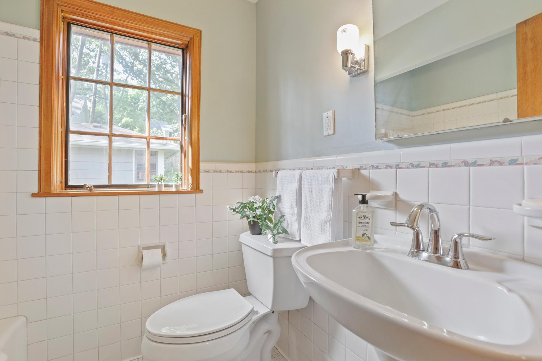 View of Residential at 1393 Keston Street, Saint Paul MN 55108, Saint Paul (19 of 43) - Mike Wilen | Minnesota Team Real Estate