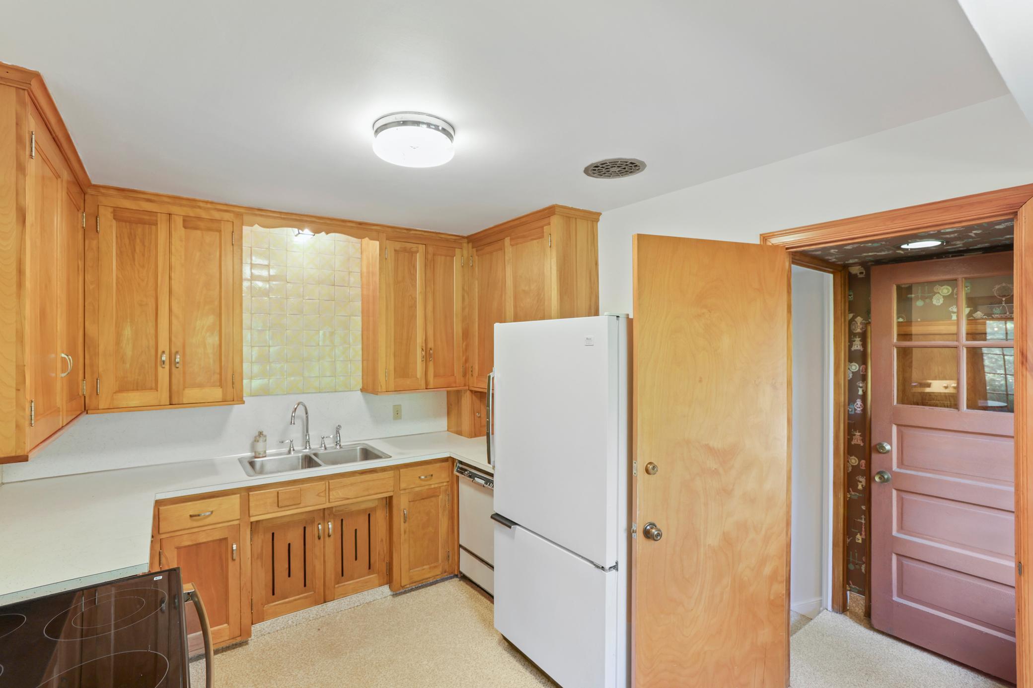 View of Residential at 1393 Keston Street, Saint Paul MN 55108, Saint Paul (14 of 43) - Mike Wilen | Minnesota Team Real Estate