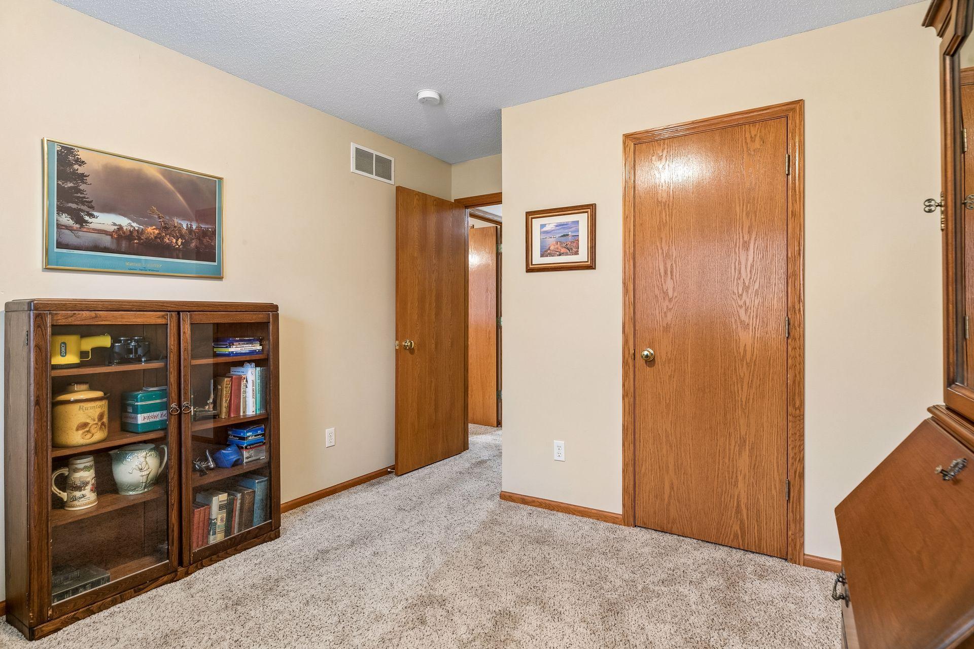View of Residential at 6991 21st Street, Oakdale MN 55128, Oakdale (26 of 28) - Mike Wilen | Minnesota Team Real Estate
