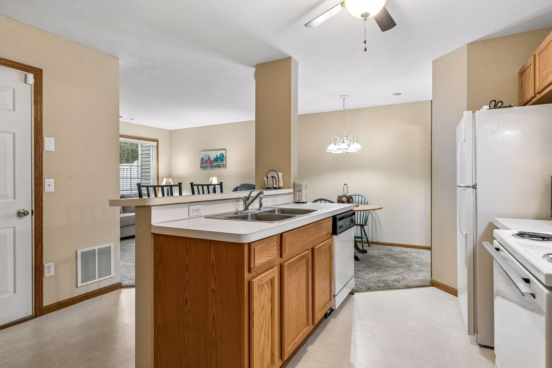 View of Residential at 6991 21st Street, Oakdale MN 55128, Oakdale (19 of 28) - Mike Wilen | Minnesota Team Real Estate