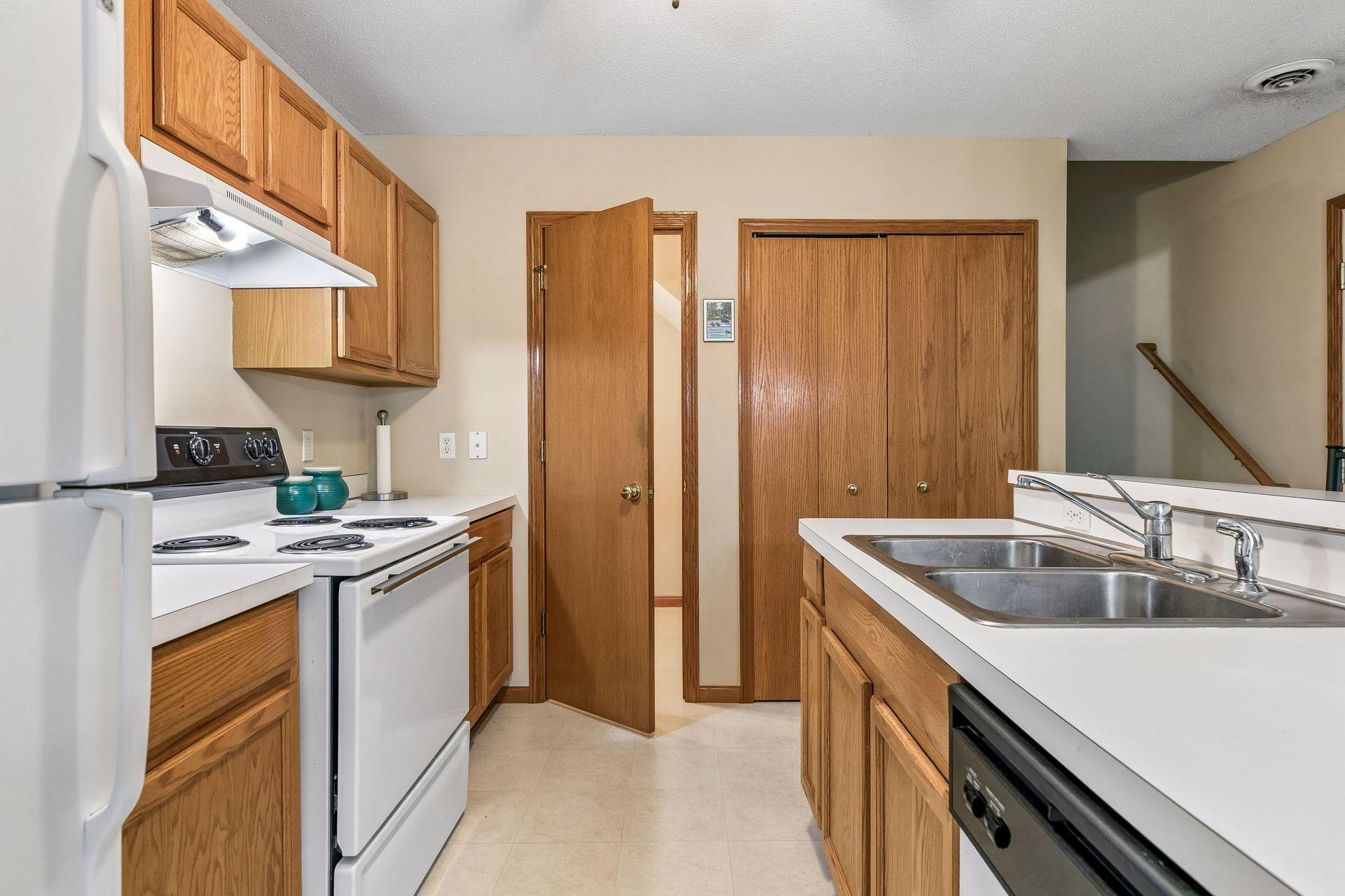 View of Residential at 6991 21st Street, Oakdale MN 55128, Oakdale (18 of 28) - Mike Wilen | Minnesota Team Real Estate