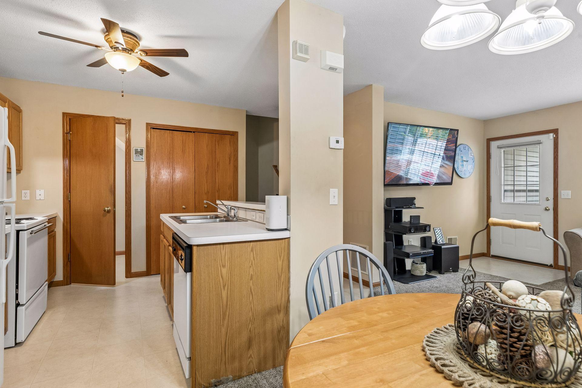 View of Residential at 6991 21st Street, Oakdale MN 55128, Oakdale (14 of 28) - Mike Wilen | Minnesota Team Real Estate