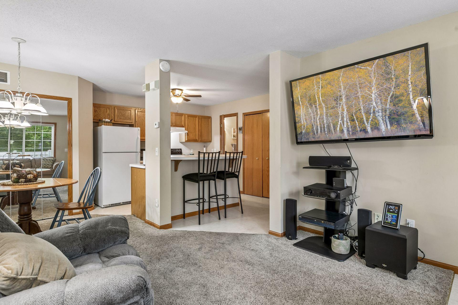 View of Residential at 6991 21st Street, Oakdale MN 55128, Oakdale (11 of 28) - Mike Wilen | Minnesota Team Real Estate