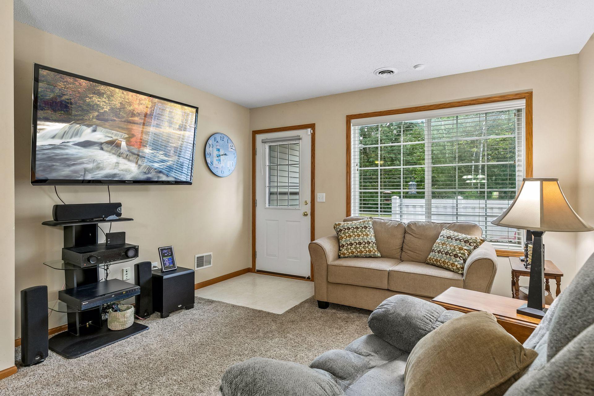 View of Residential at 6991 21st Street, Oakdale MN 55128, Oakdale (9 of 28) - Mike Wilen | Minnesota Team Real Estate