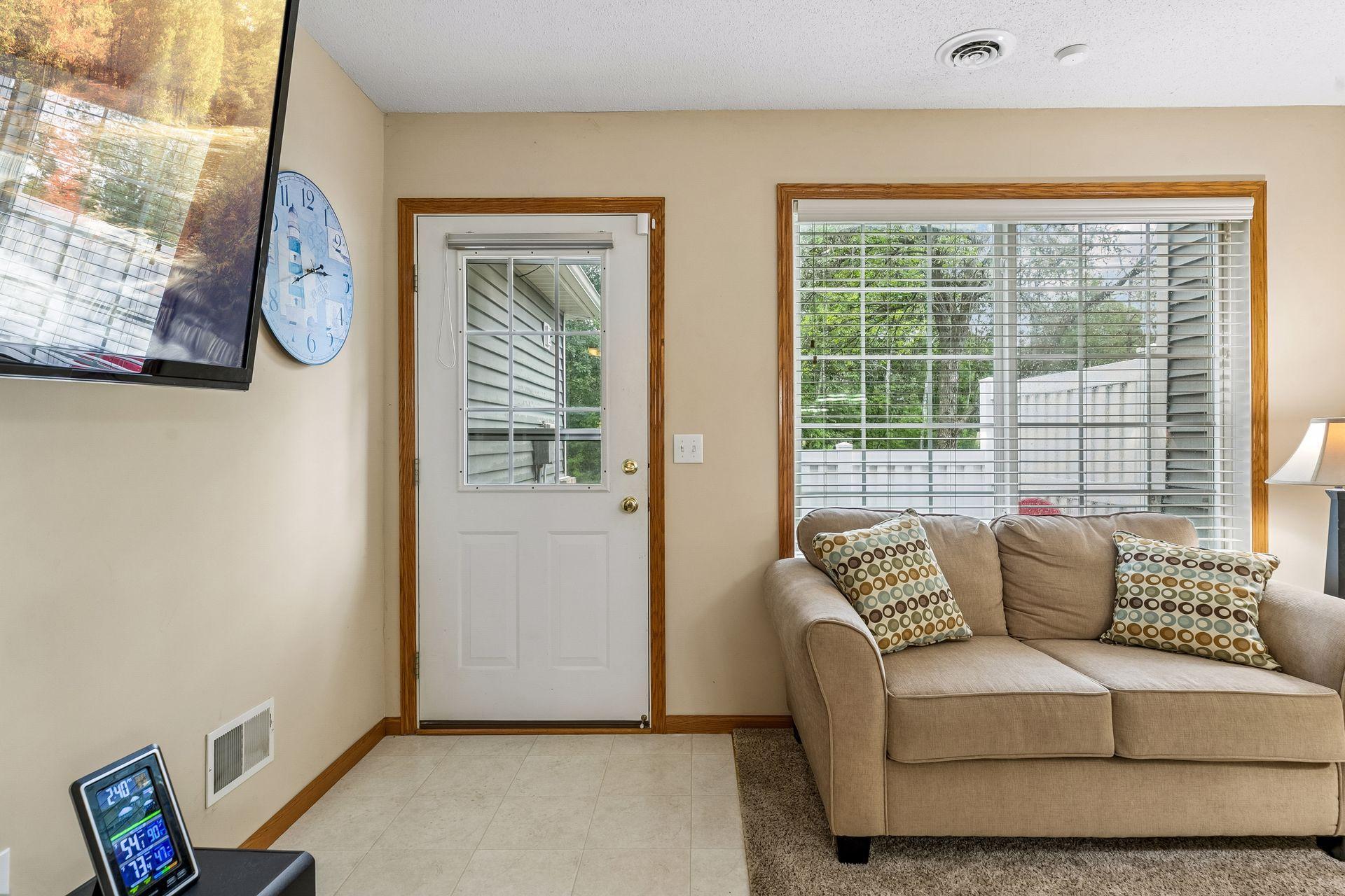 View of Residential at 6991 21st Street, Oakdale MN 55128, Oakdale (7 of 28) - Mike Wilen | Minnesota Team Real Estate