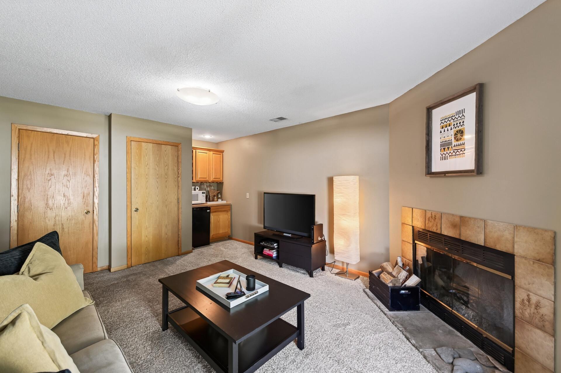 View of Residential at 8087 Curtis Lane, Eden Prairie MN 55347, Eden Prairie (13 of 28) - Mike Wilen | Minnesota Team Real Estate