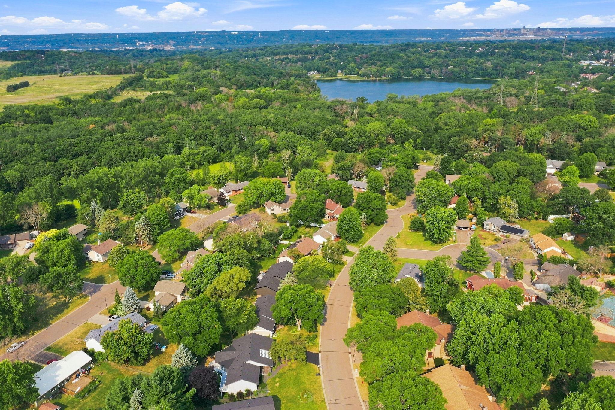 View of Residential at 6649 Buckingham Road, Woodbury MN 55125, Woodbury (24 of 26) - Mike Wilen | Minnesota Team Real Estate
