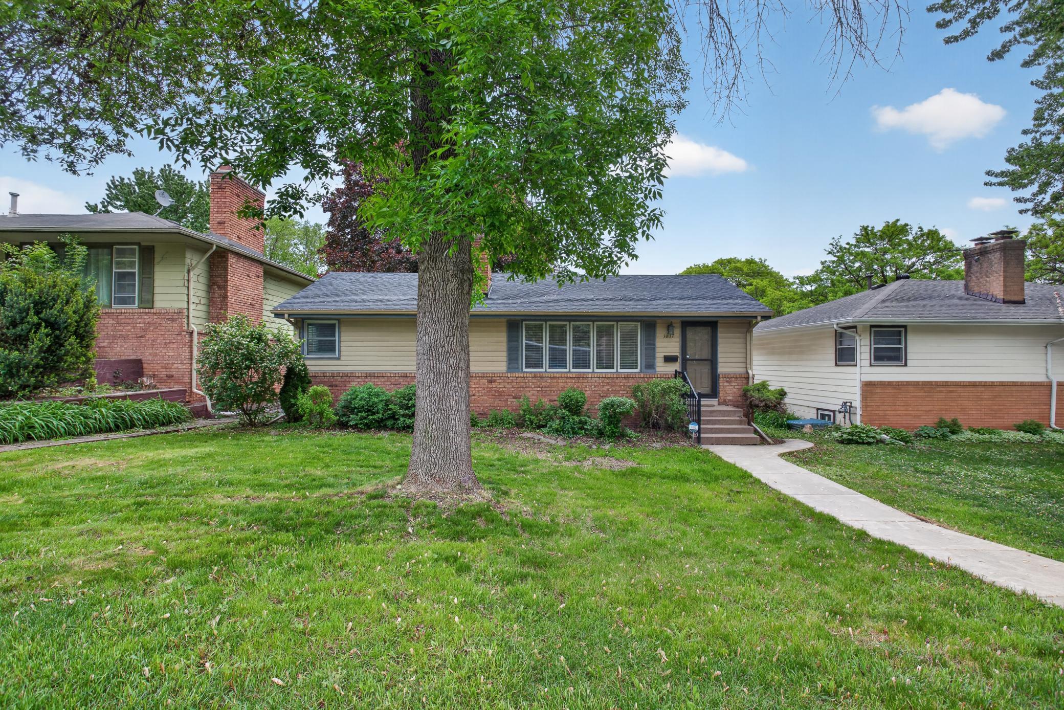 View of Residential at 3837 France Avenue, Minneapolis MN 55416, Minneapolis (25 of 31) - Mike Wilen | Minnesota Team Real Estate